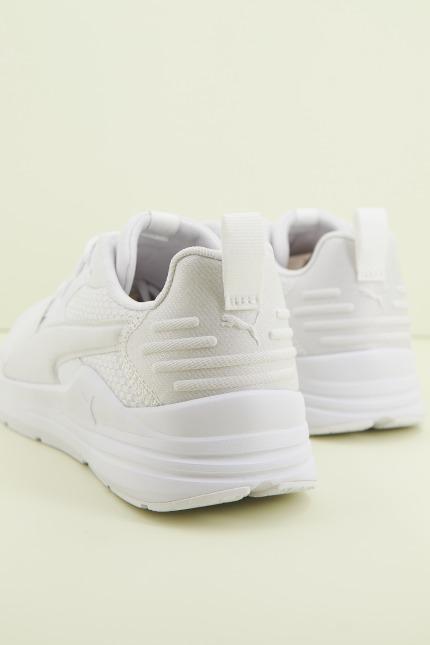 PUMA WIRED RUN PURE en color BLANCO (3)