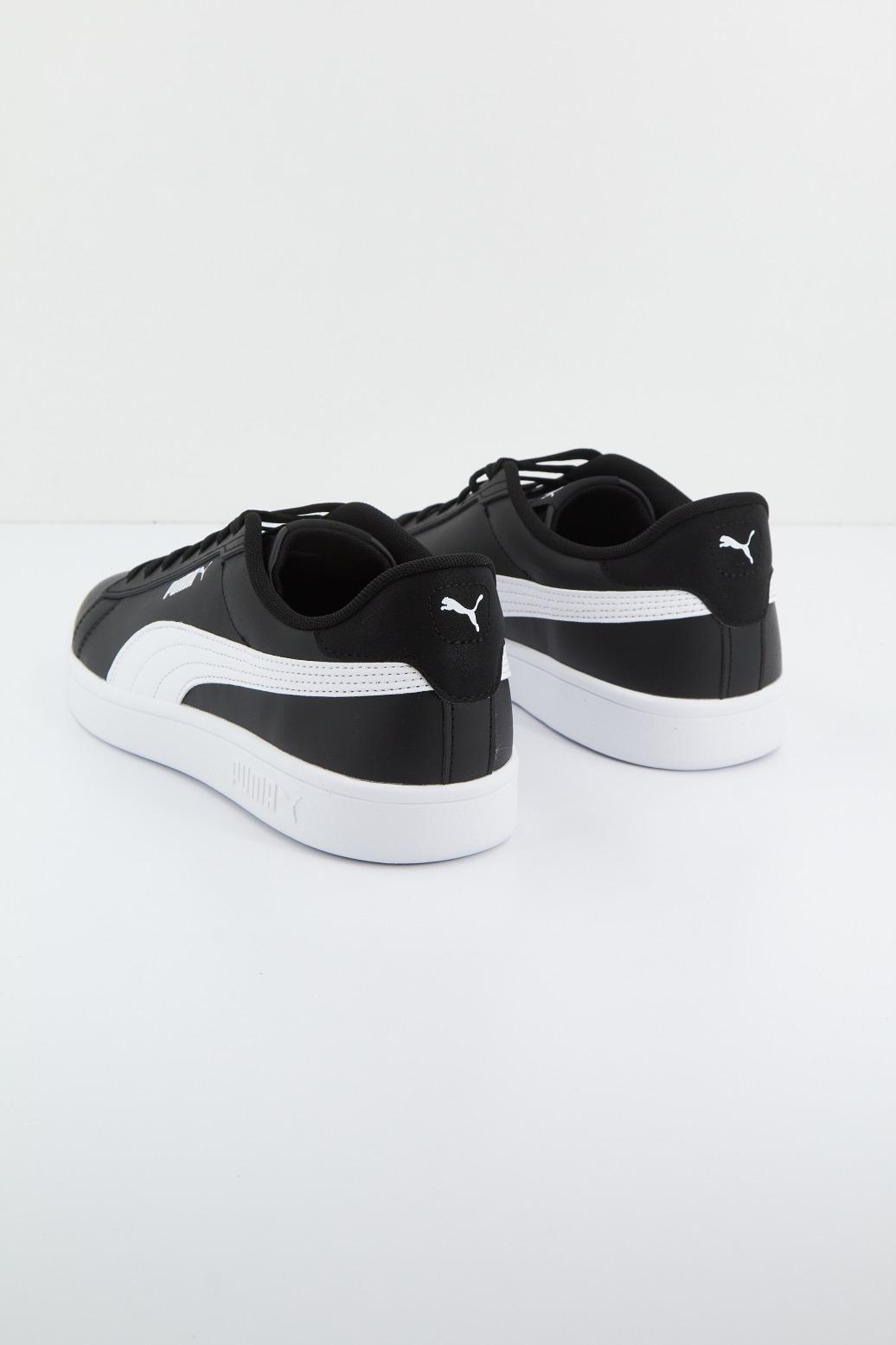 PUMA SMASH . L en color NEGRO (3)
