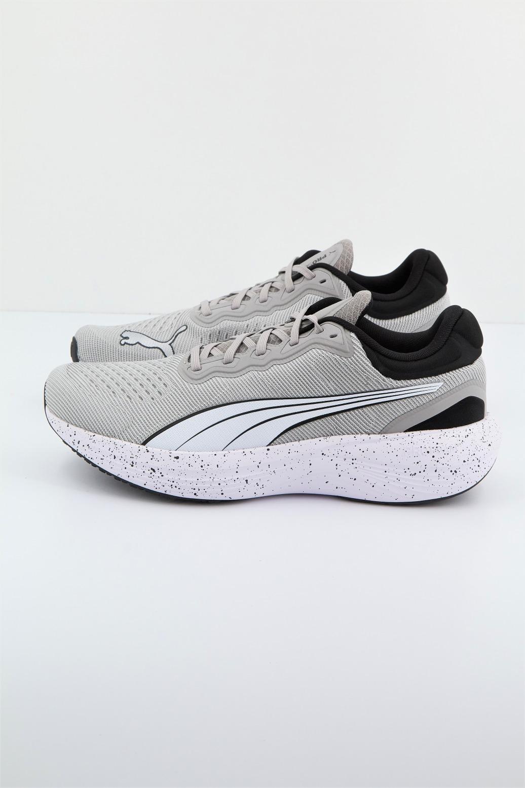 PUMA SCEND PRO ENGINEERED en color GRIS (2)