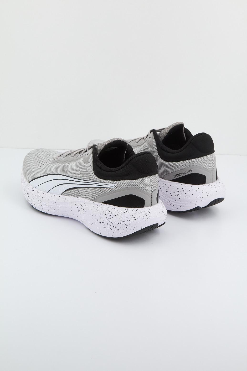 PUMA SCEND PRO ENGINEERED en color GRIS (3)