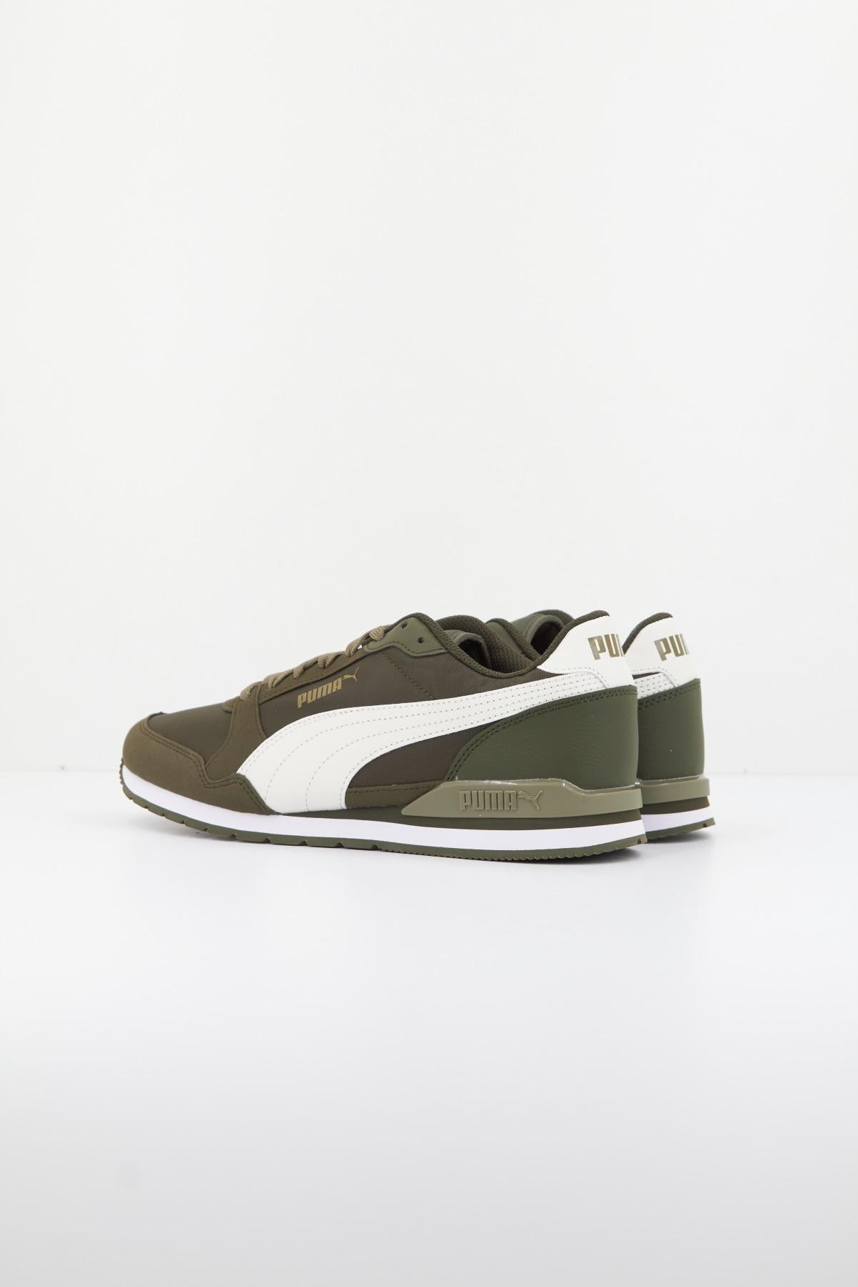 PUMA ST RUNNER V NL en color VERDE (3)