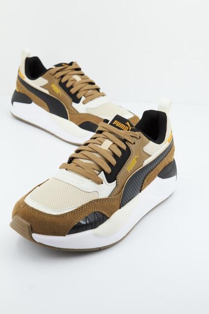 PUMA X-RAY SQUARE SD en color MARRON (1)