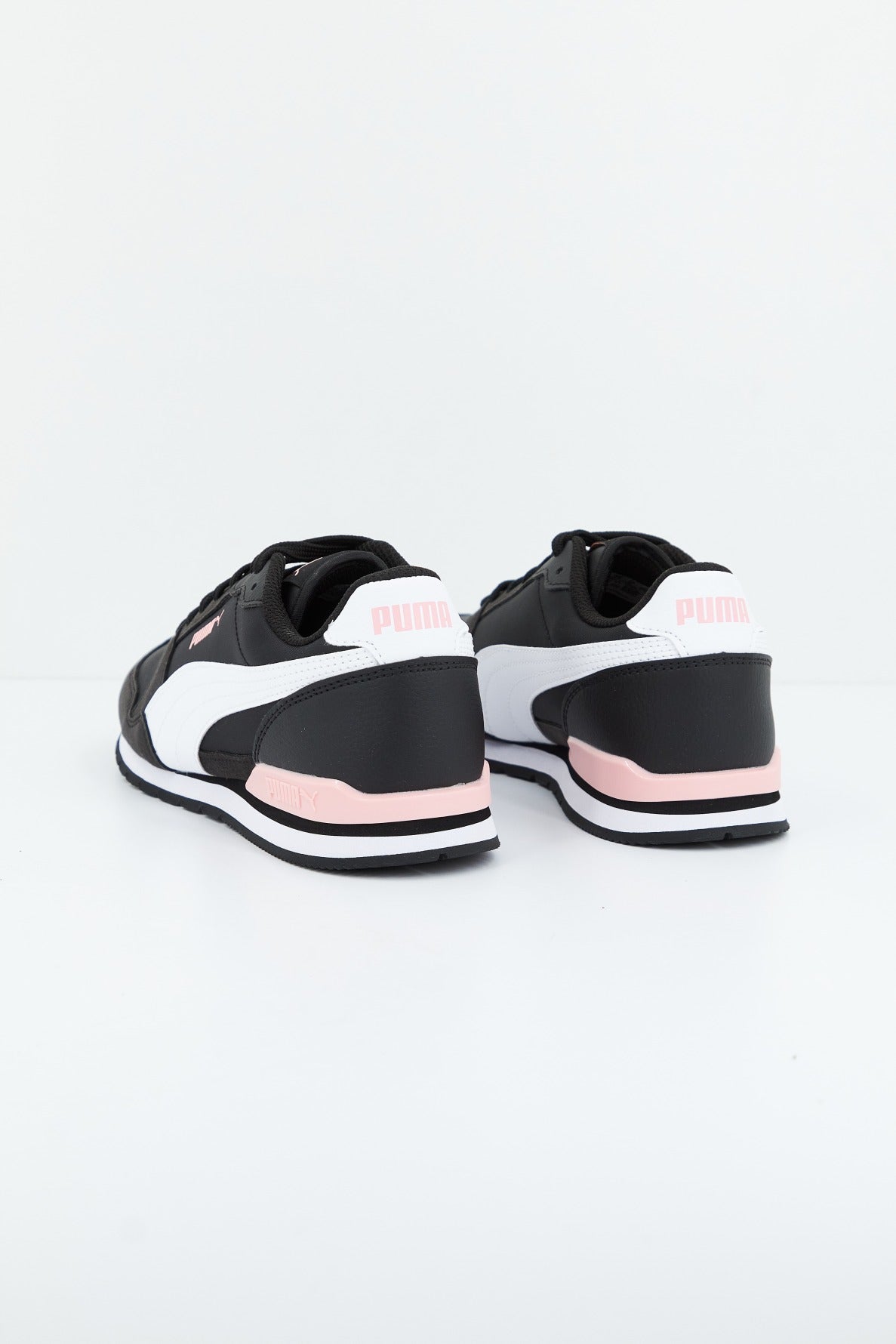 PUMA ST RUNNER V NL en color NEGRO (2)