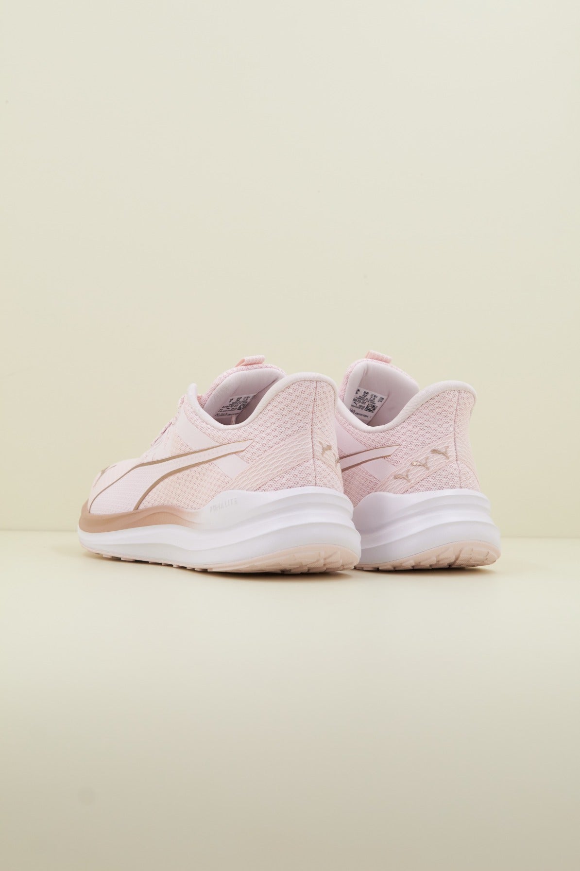 PUMA REFLECT LITE MOLTEN METAL en color ROSA (3)