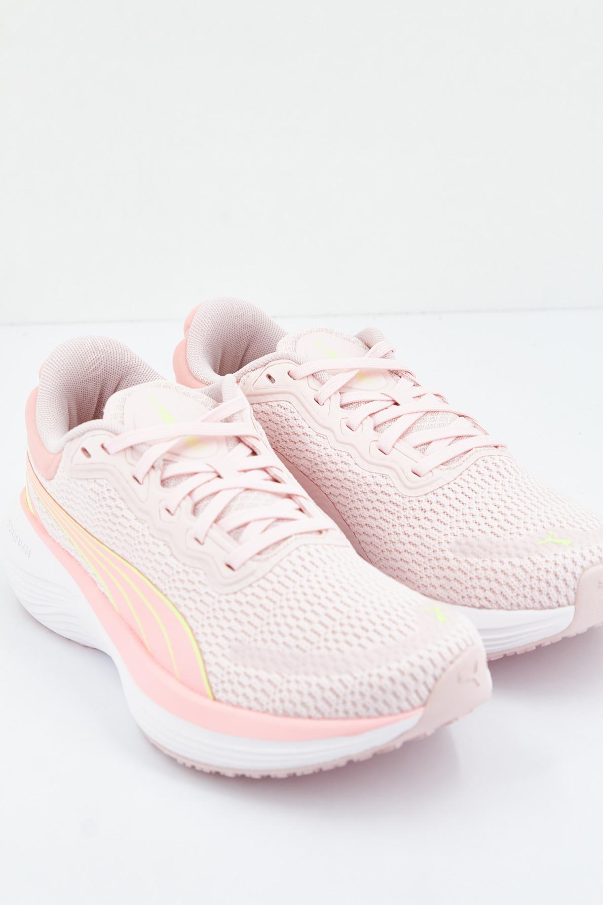 PUMA SCEND PRO en color ROSA (1)