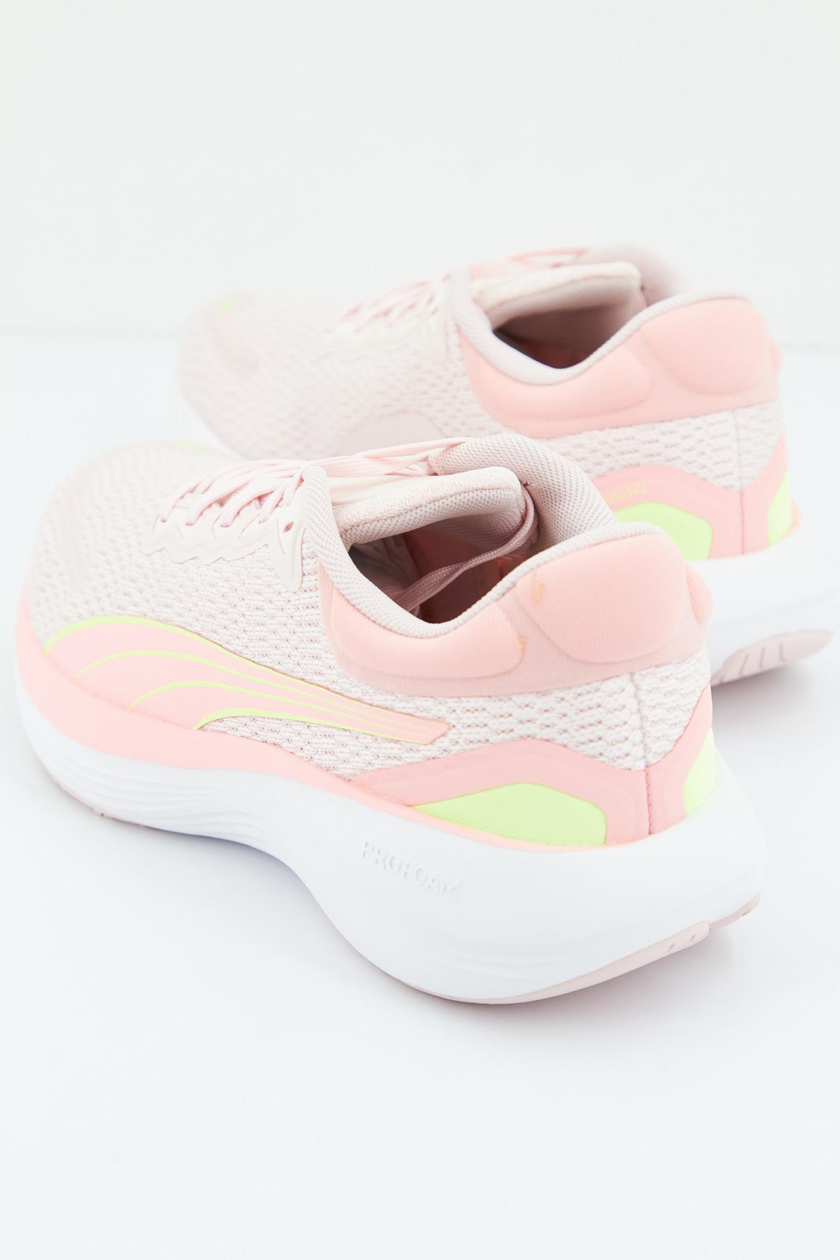 PUMA SCEND PRO en color ROSA (3)