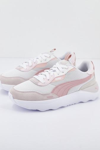 PUMA RUNTAMED PLATFORM en color ROSA (1)