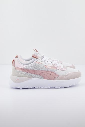 PUMA RUNTAMED PLATFORM en color ROSA (3)