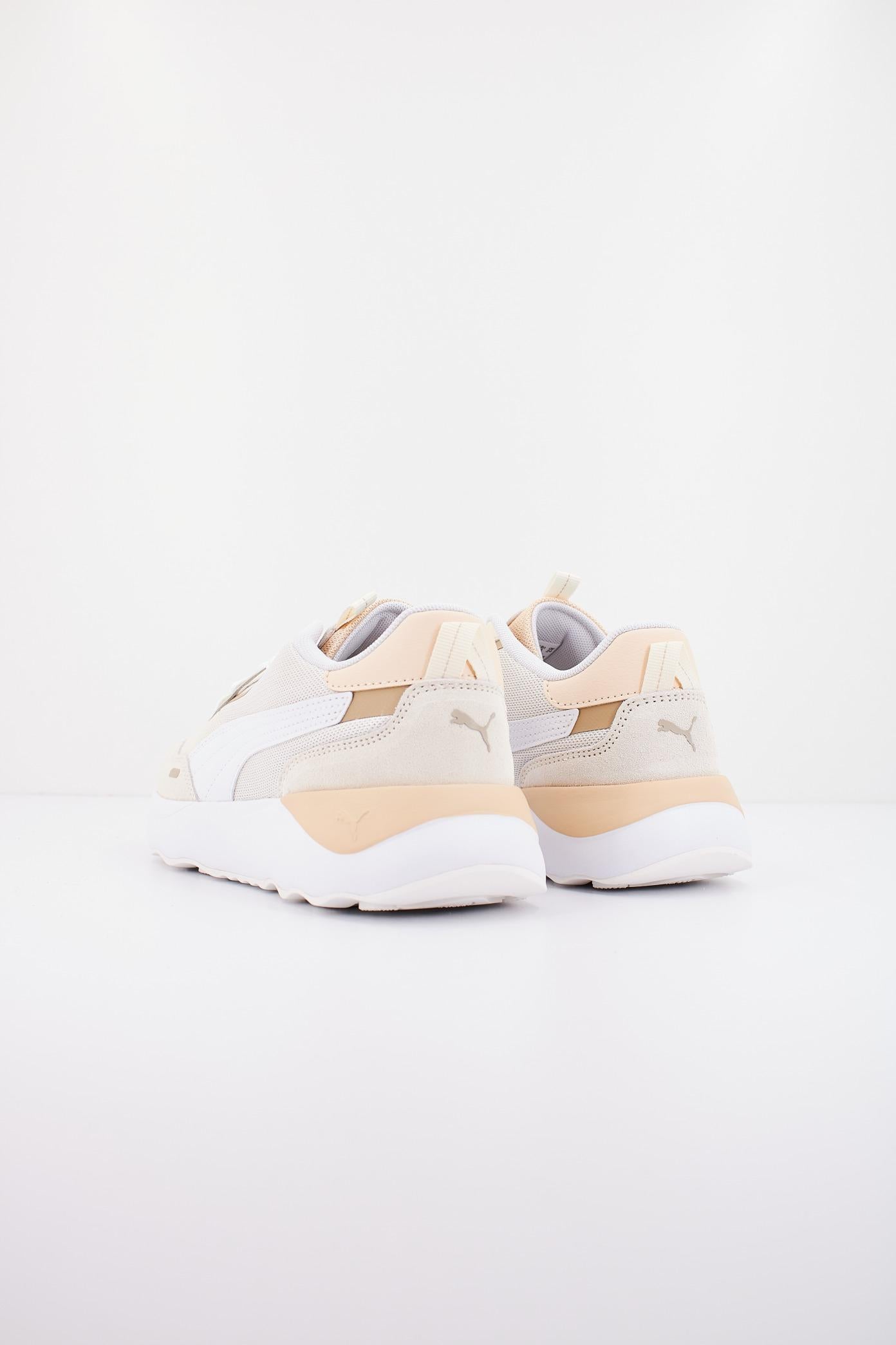 PUMA RUTAMED PLATFORM en color BEIS (3)