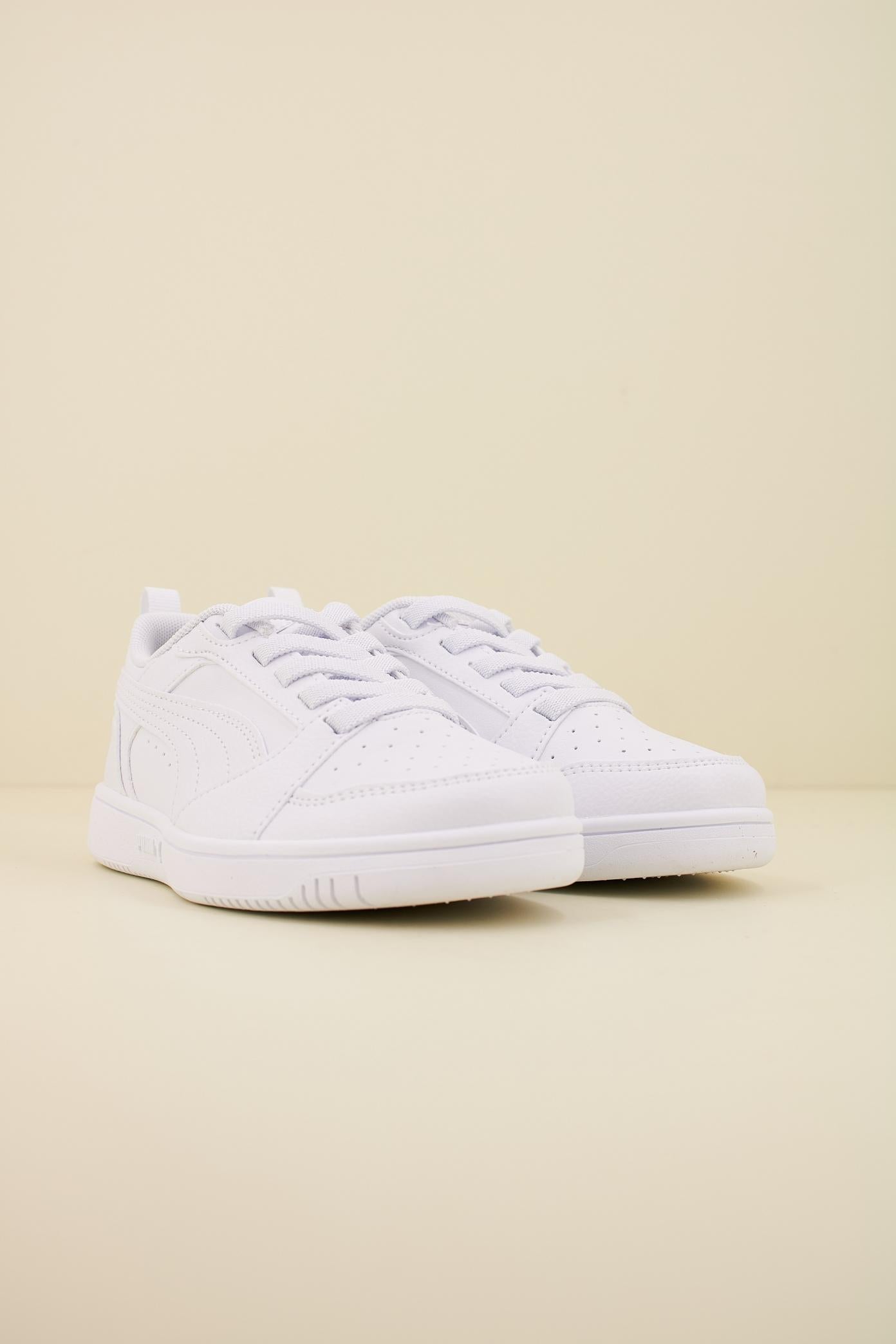 PUMA REBOUND V Lo A en color BLANCO (2)