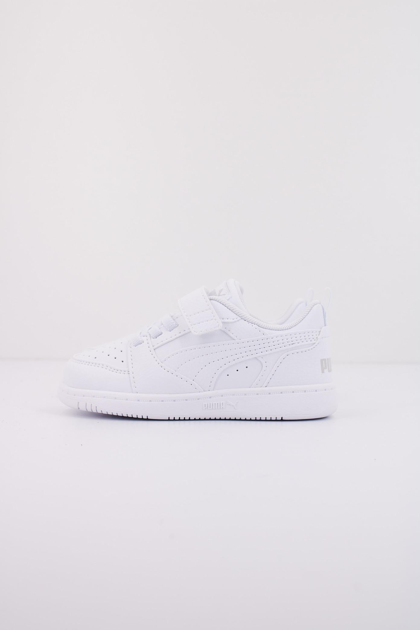 PUMA REBOUND V LO A en color BLANCO (1)