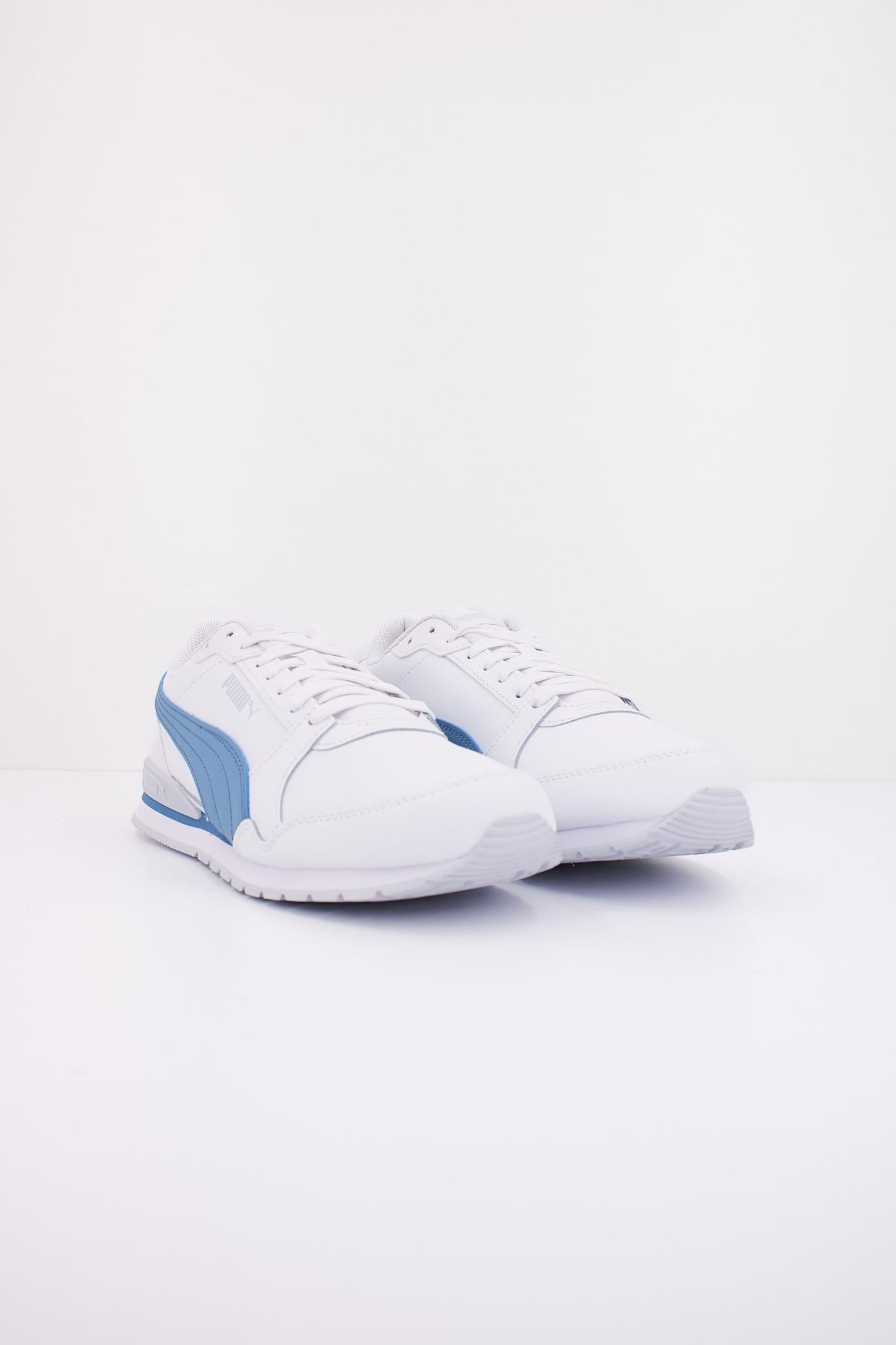 PUMA ST RUNNER V en color BLANCO (2)