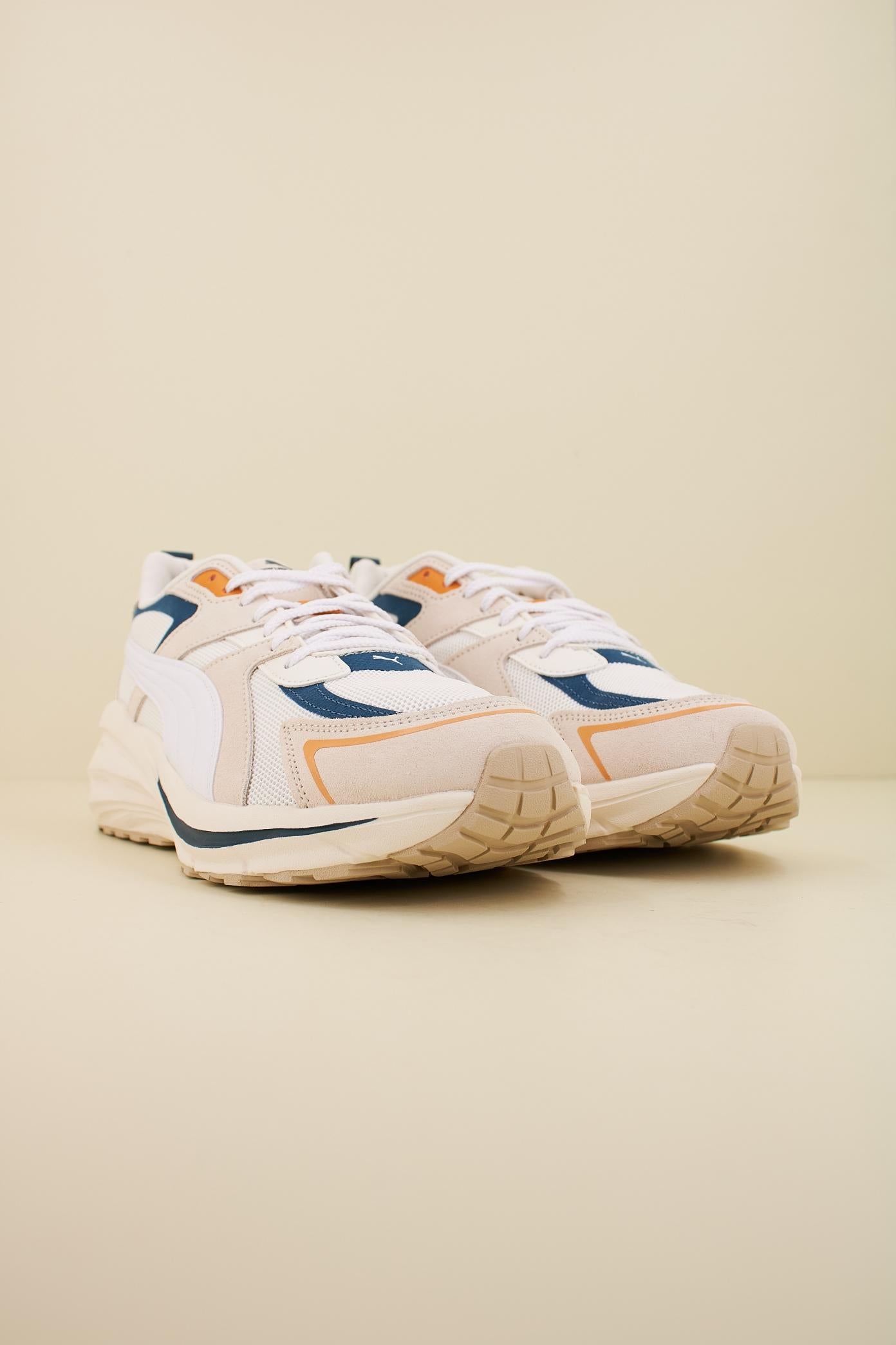 PUMA HYPNOTIC en color BEIS (2)