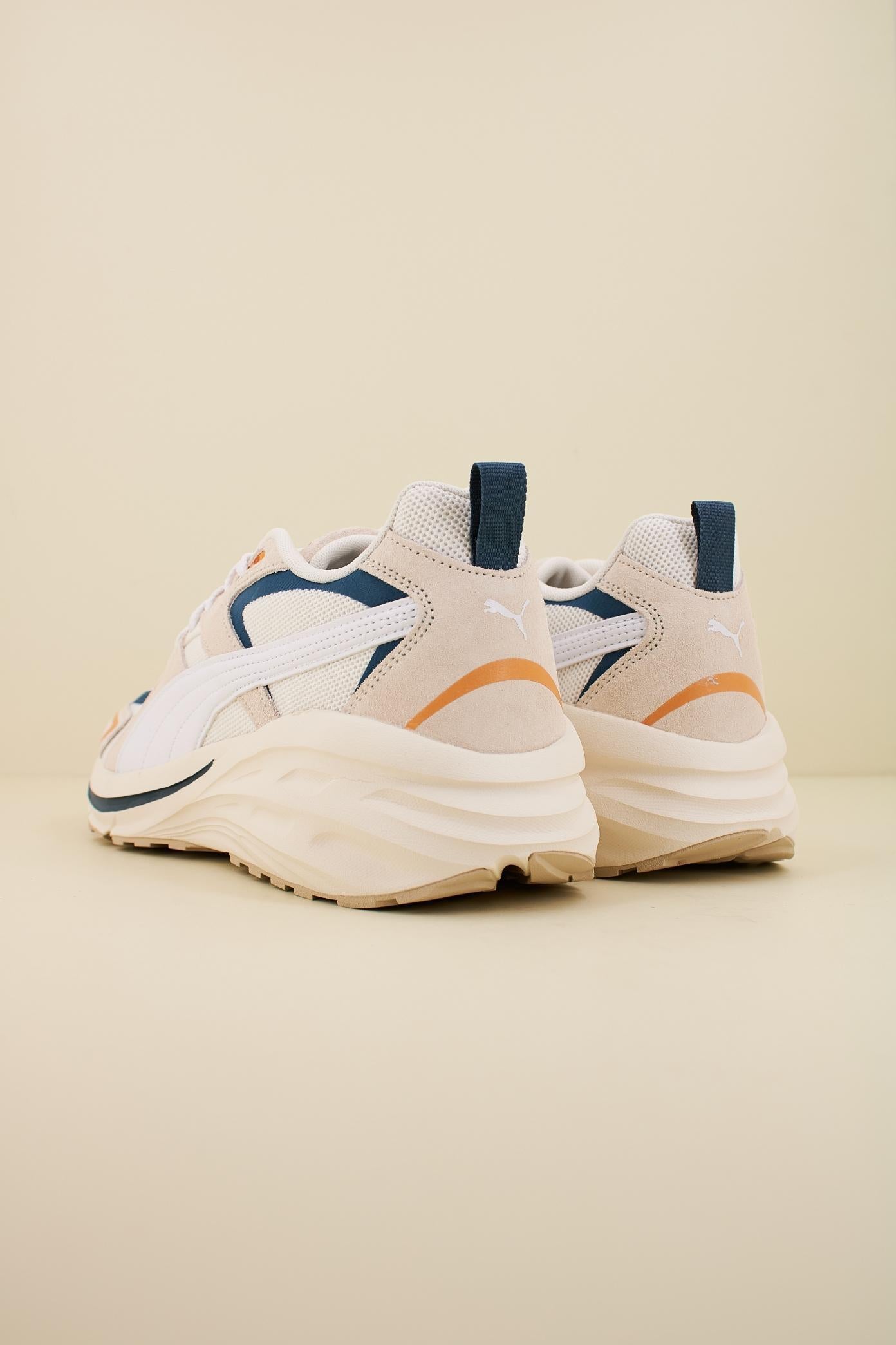 PUMA HYPNOTIC en color BEIS (3)