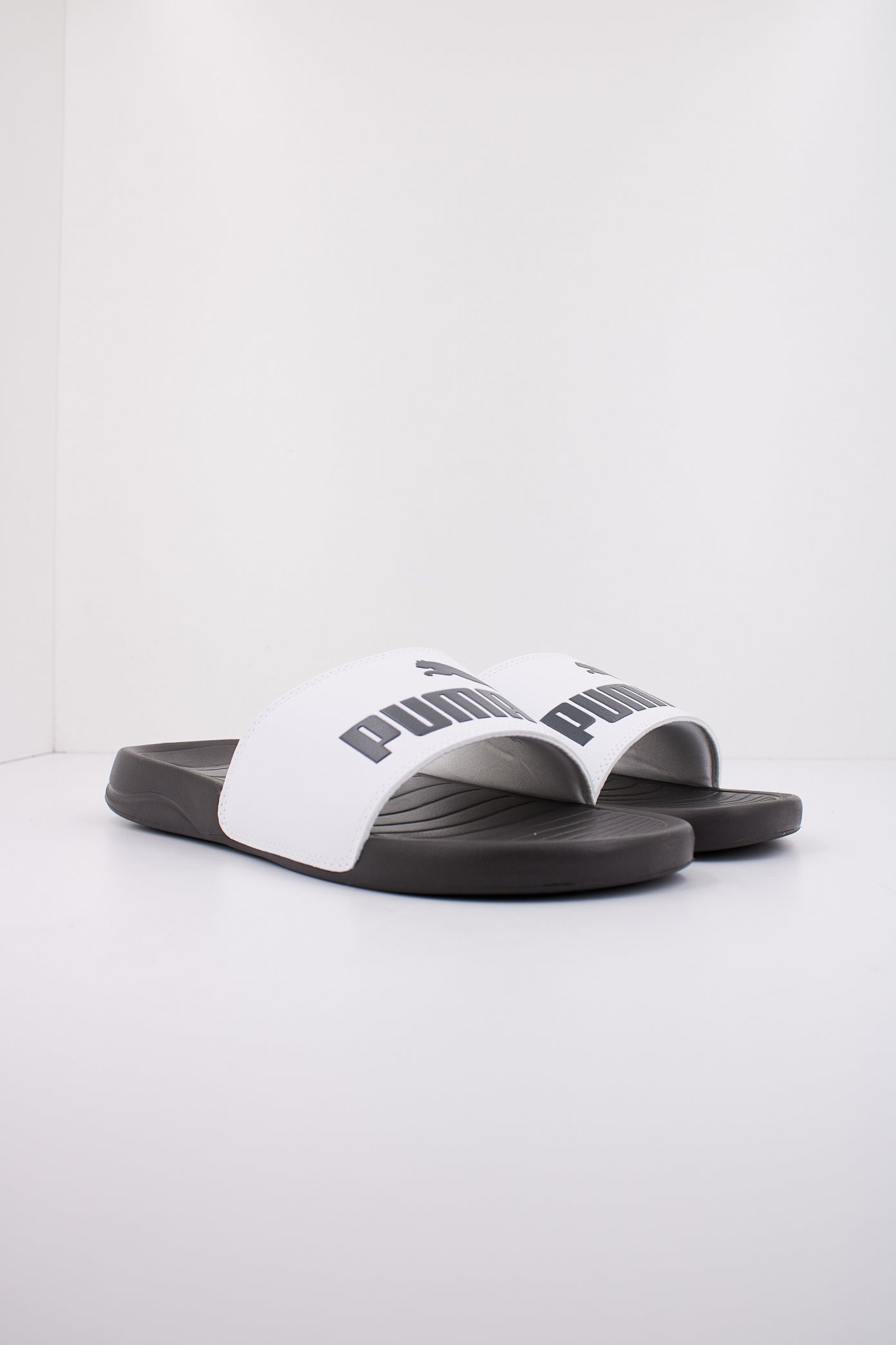 PUMA POPCAT en color BLANCO (2)