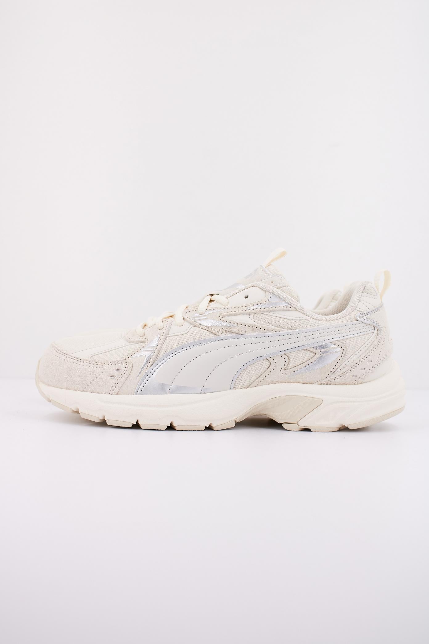 PUMA MILENIO TECH SUEDE en color BLANCO (1)