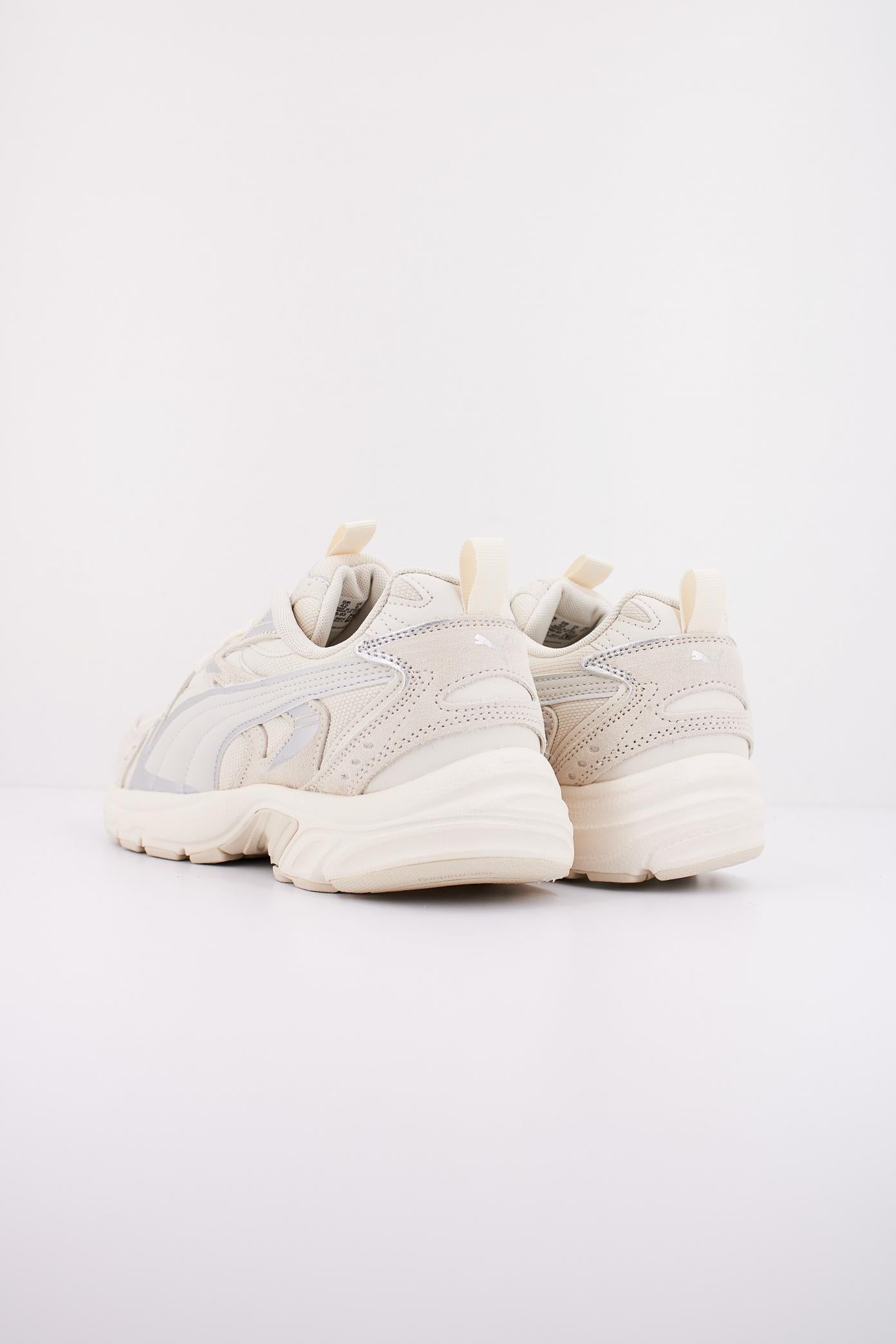 PUMA MILENIO TECH SUEDE en color BLANCO (4)