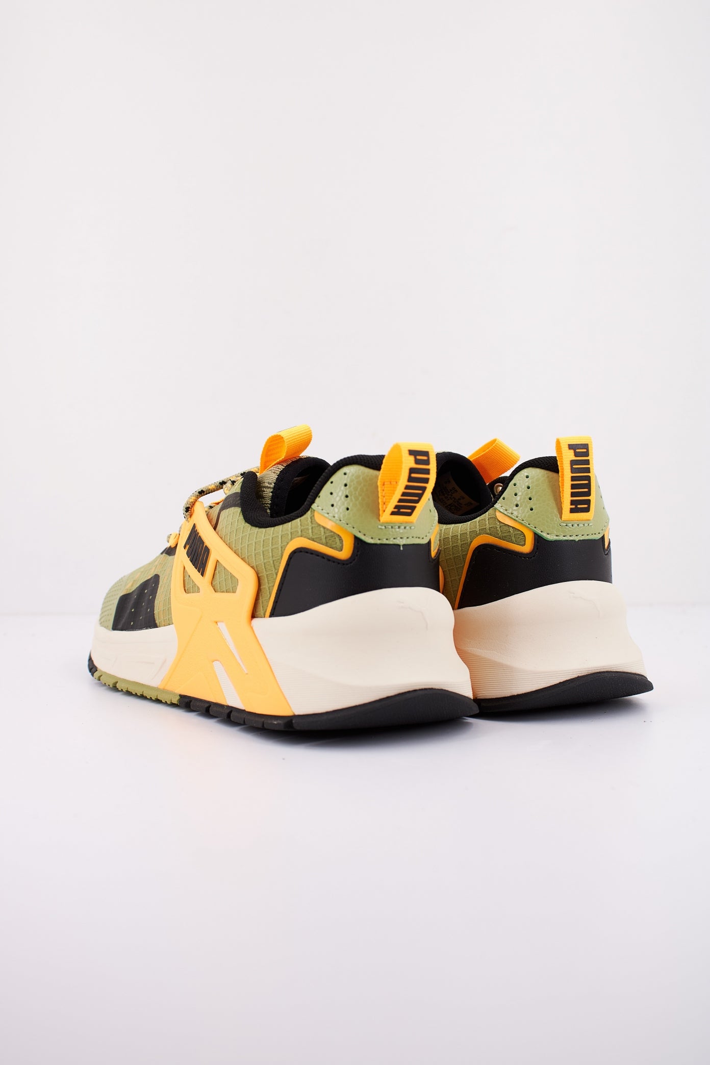 PUMA PACER + TRAIL en color VERDE (4)