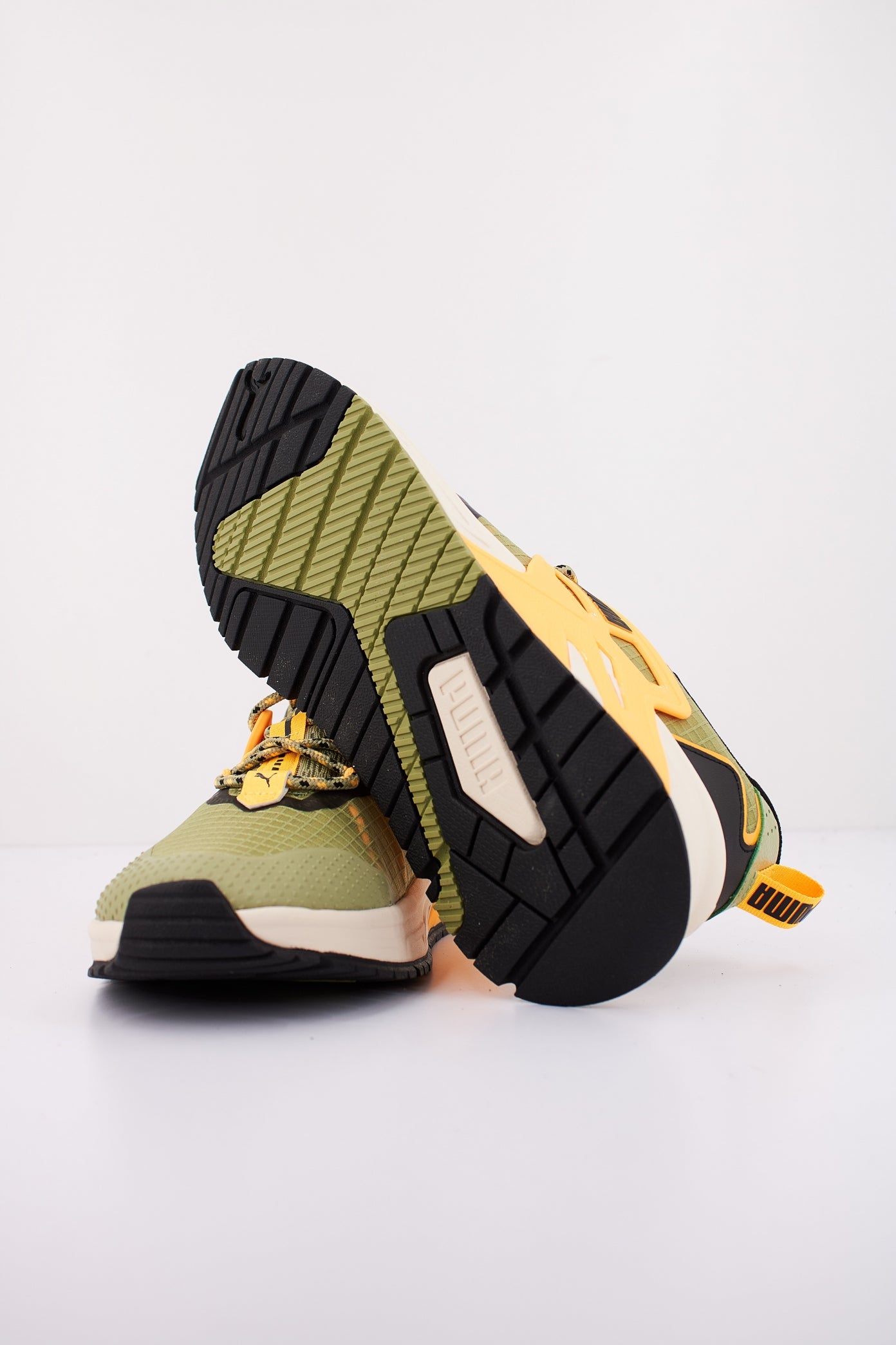 PUMA PACER + TRAIL en color VERDE (5)