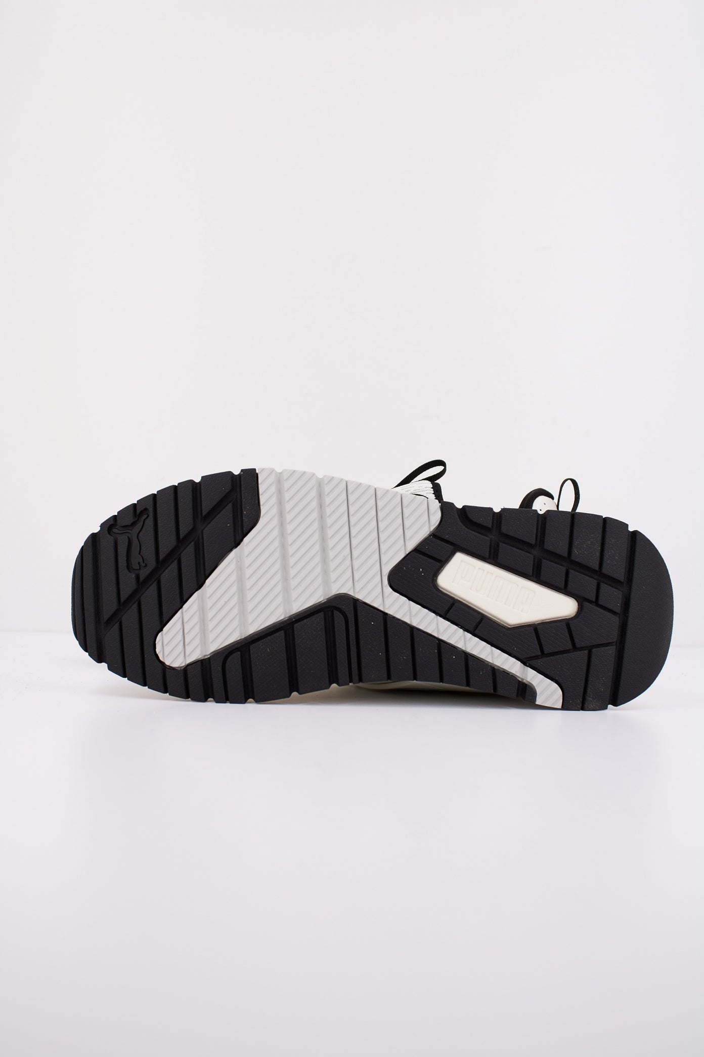 PUMA PACER + TRAIL en color BLANCO (5)