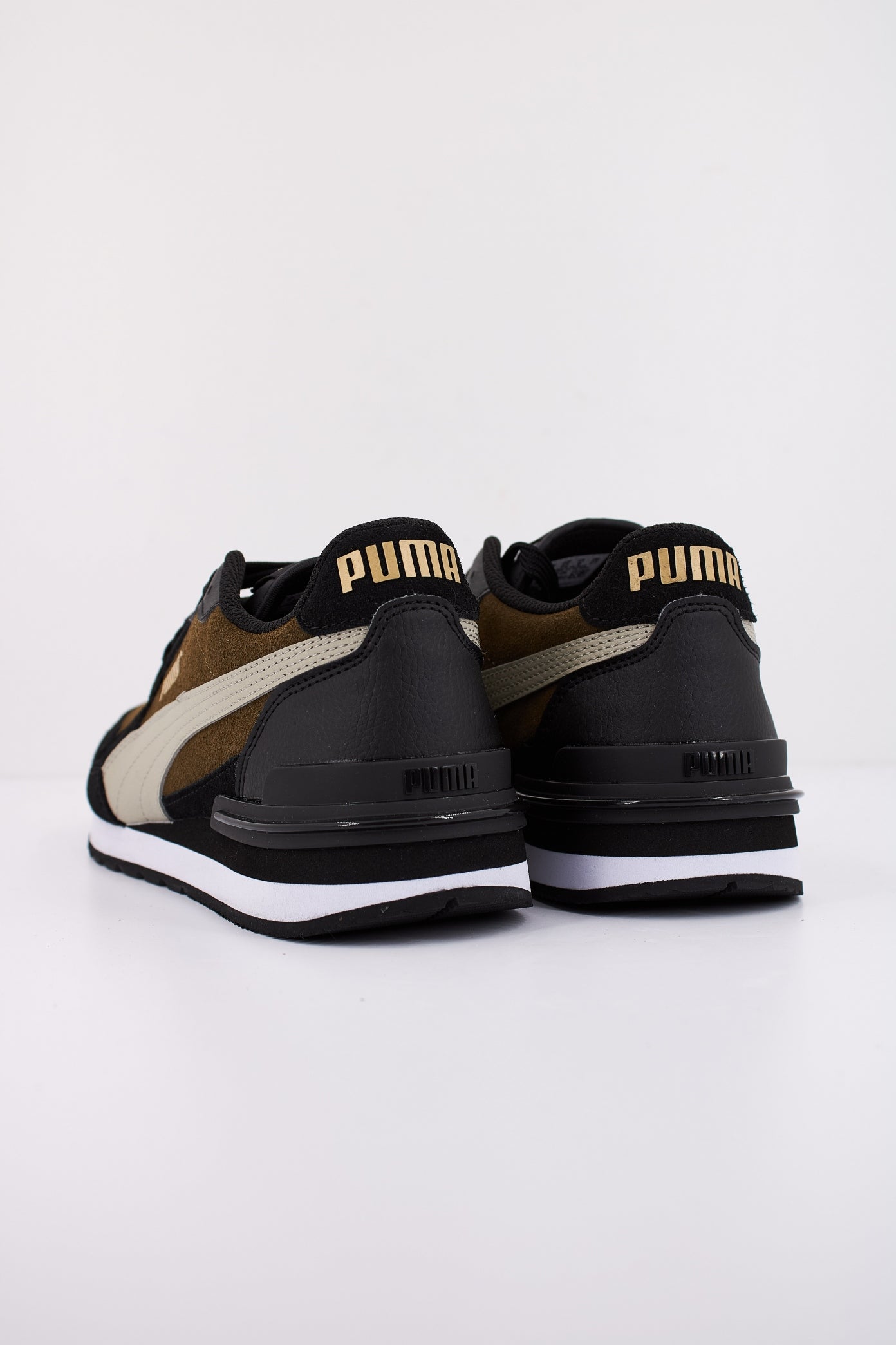 PUMA ST RUNNER V SD en color VERDE (4)