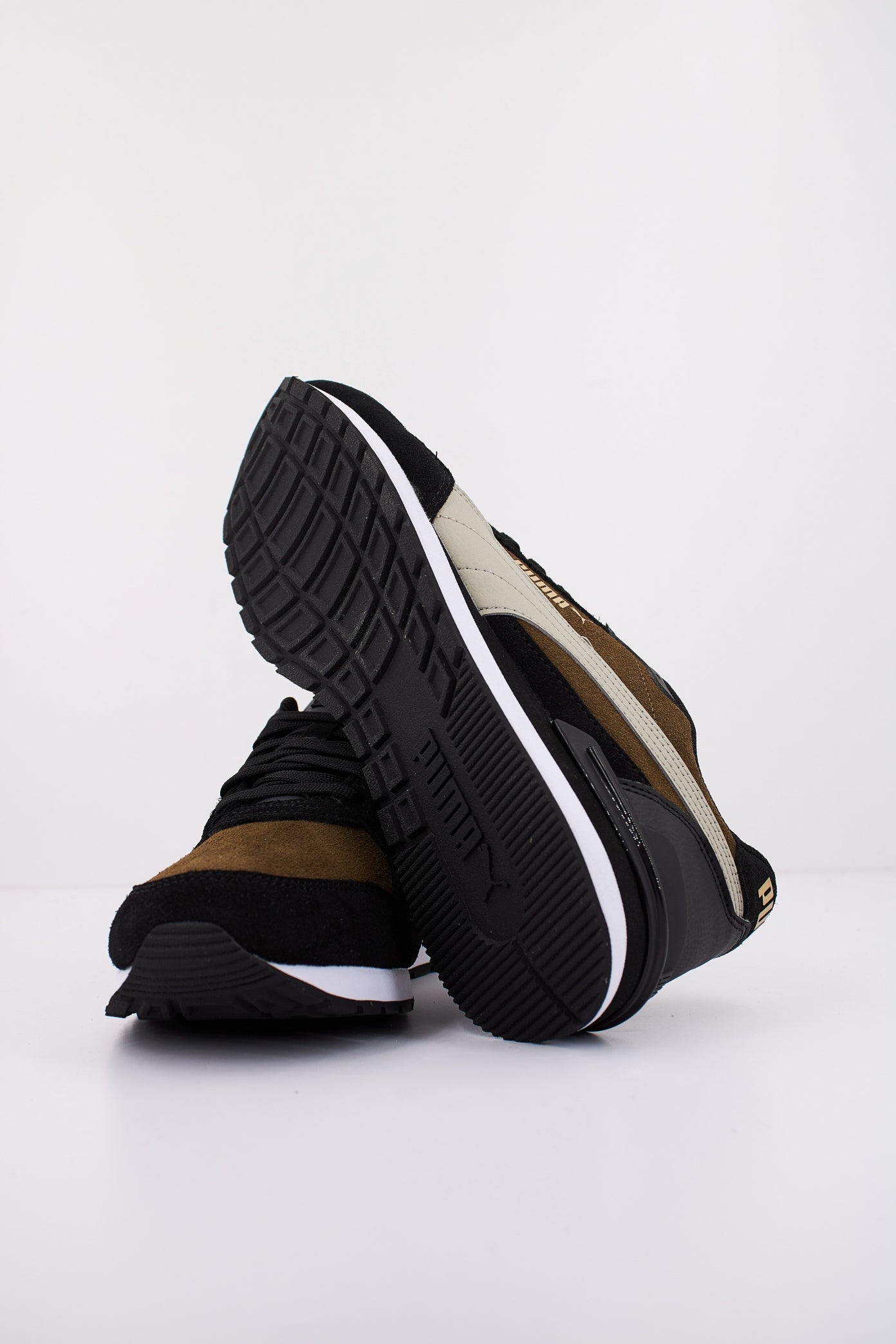 PUMA ST RUNNER V SD en color VERDE (5)