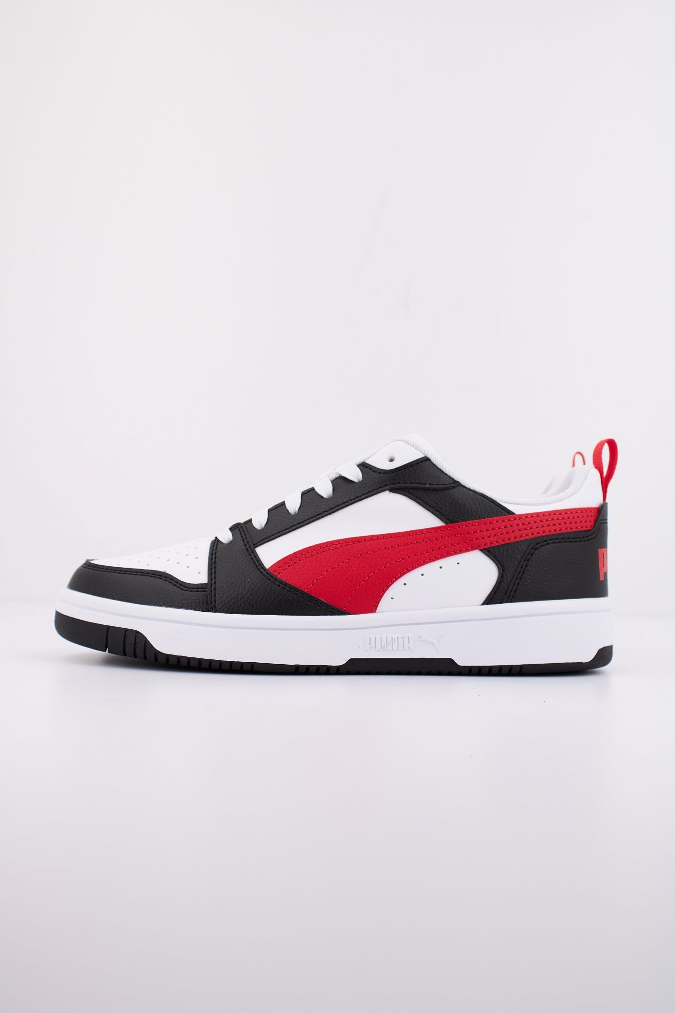 PUMA REBOUND V LO JR en color BLANCO (1)