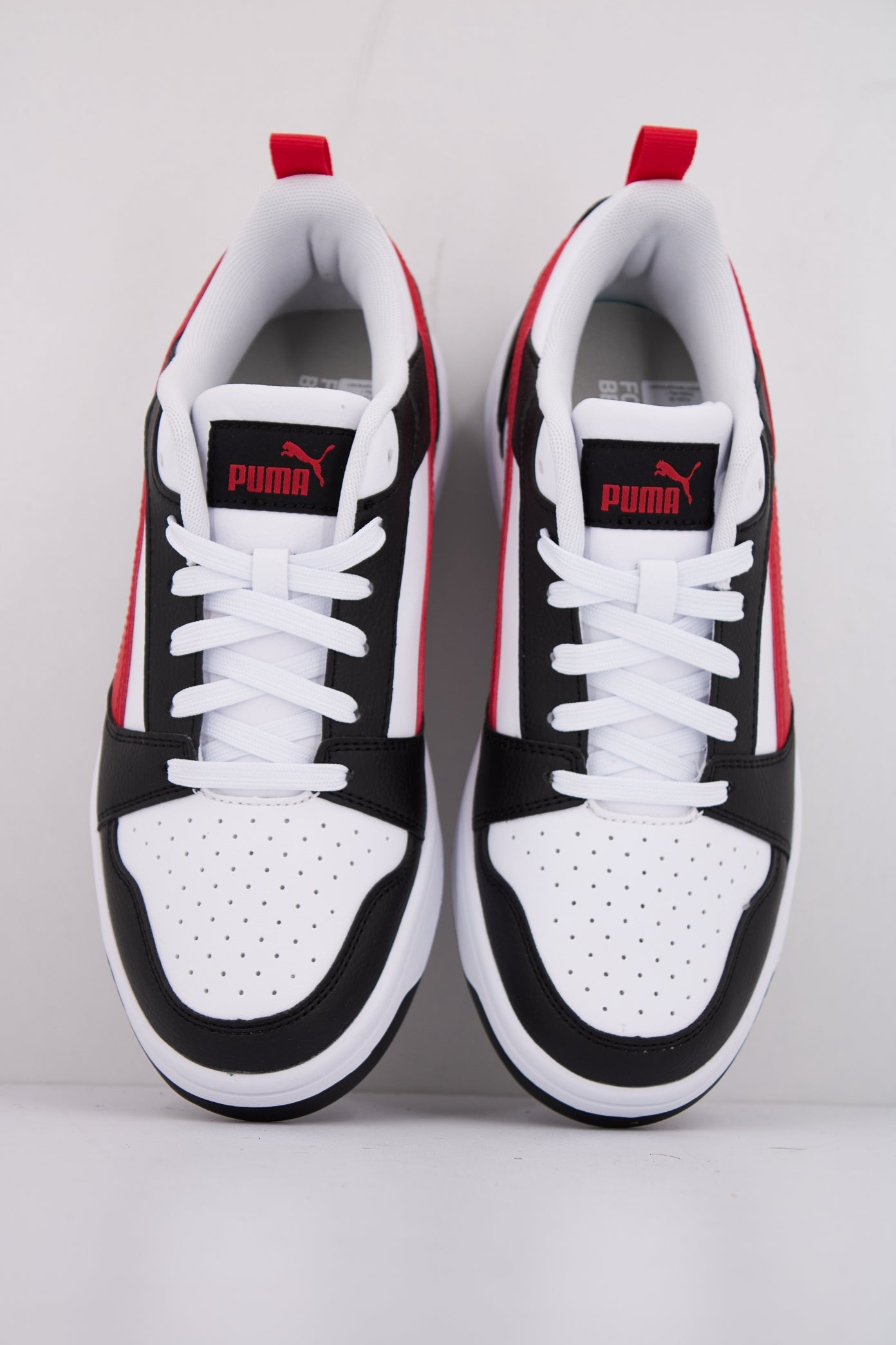 PUMA REBOUND V LO JR en color BLANCO (3)