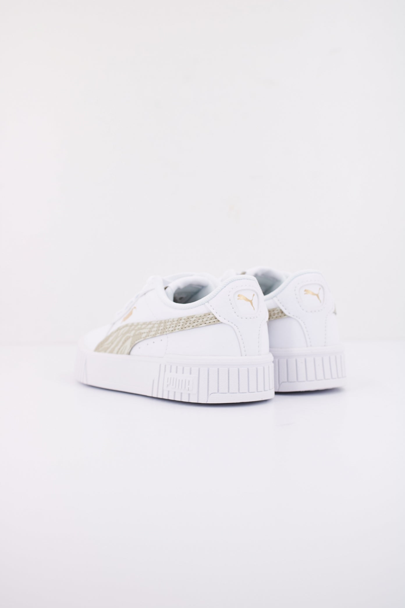 PUMA CARINA . ZEBRA PS en color BLANCO (4)