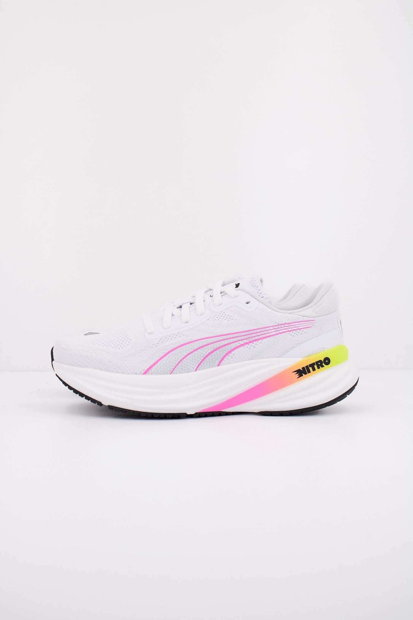 PUMA MAGNIFY NITRO WNS en color BLANCO (1)
