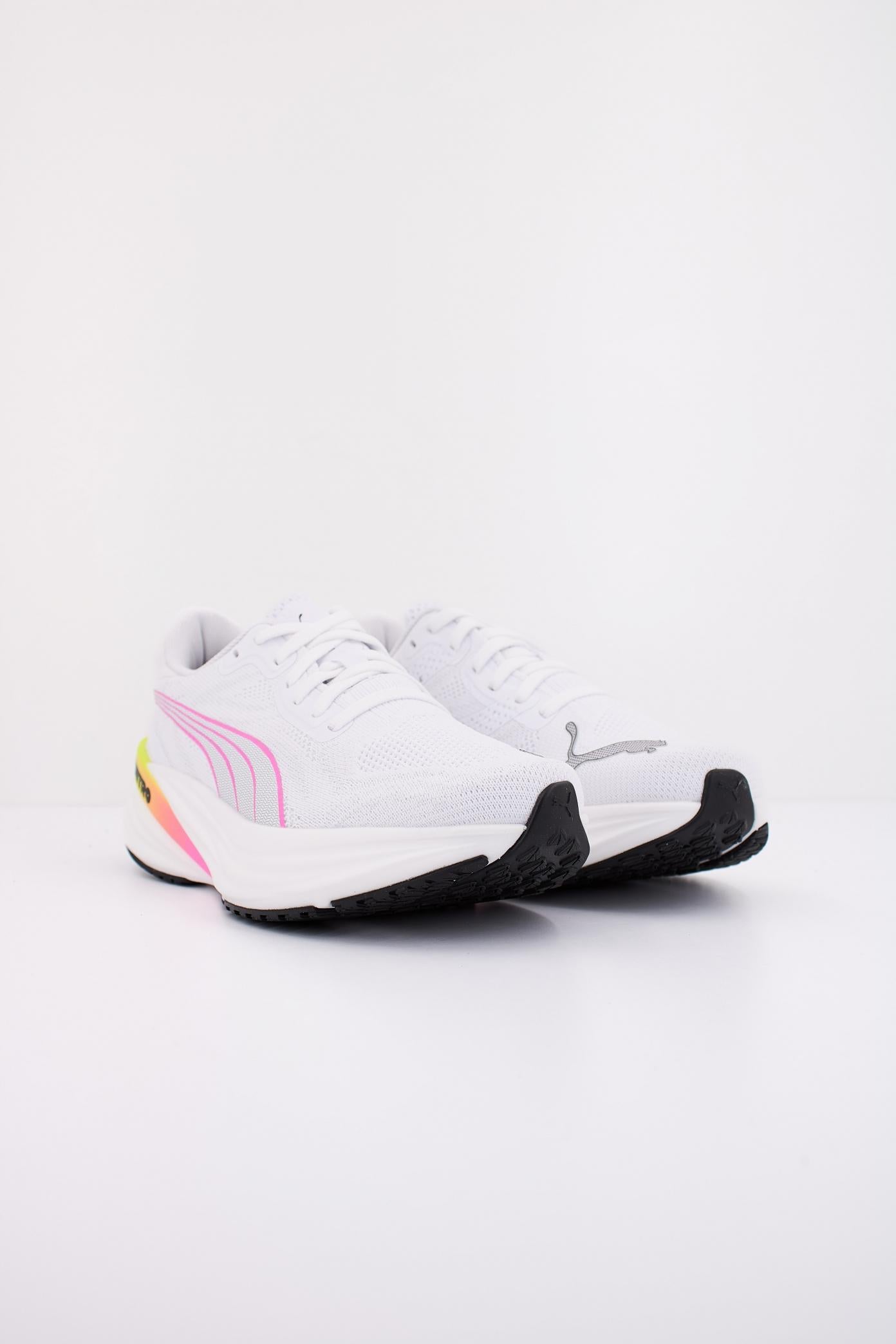 PUMA MAGNIFY NITRO WNS en color BLANCO (2)