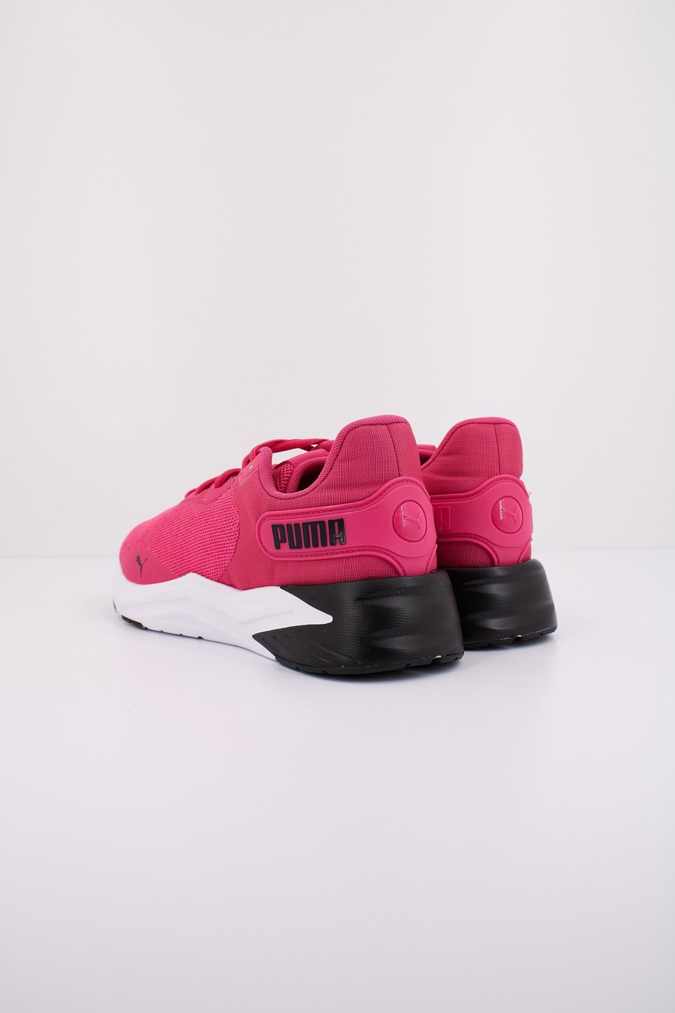PUMA DISPERSE XT KNIT en color ROSA (4)
