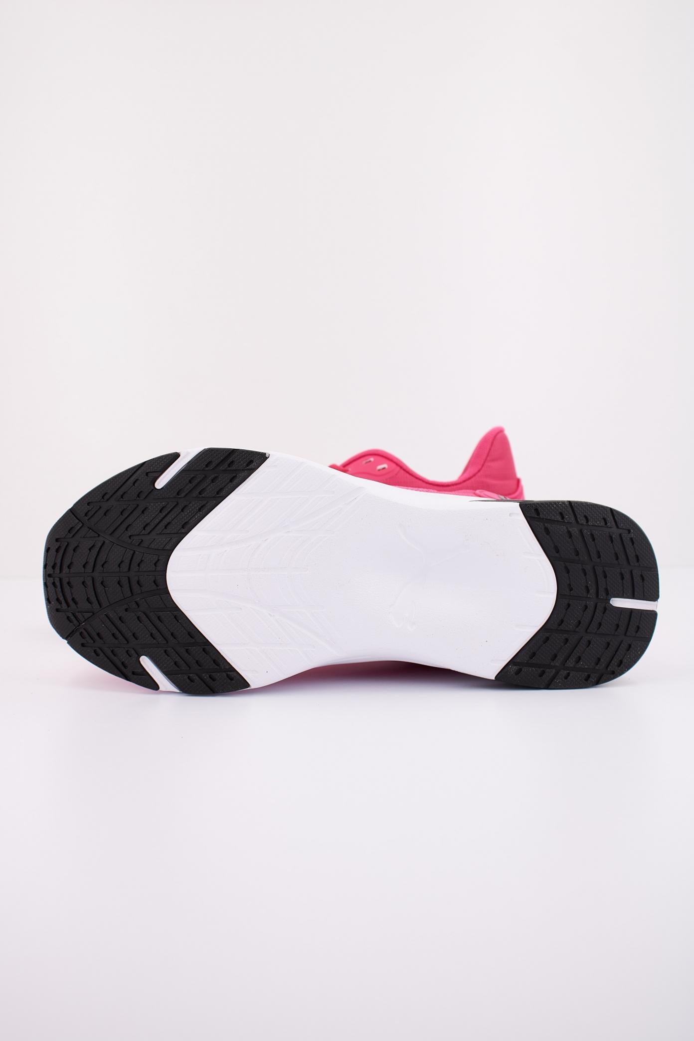 PUMA DISPERSE XT KNIT en color ROSA (5)