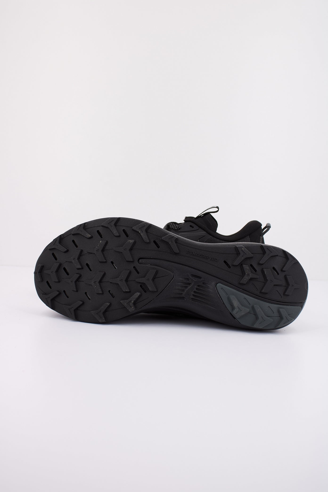 PUMA ELECTRIFY NITRO TR WNS en color NEGRO (5)