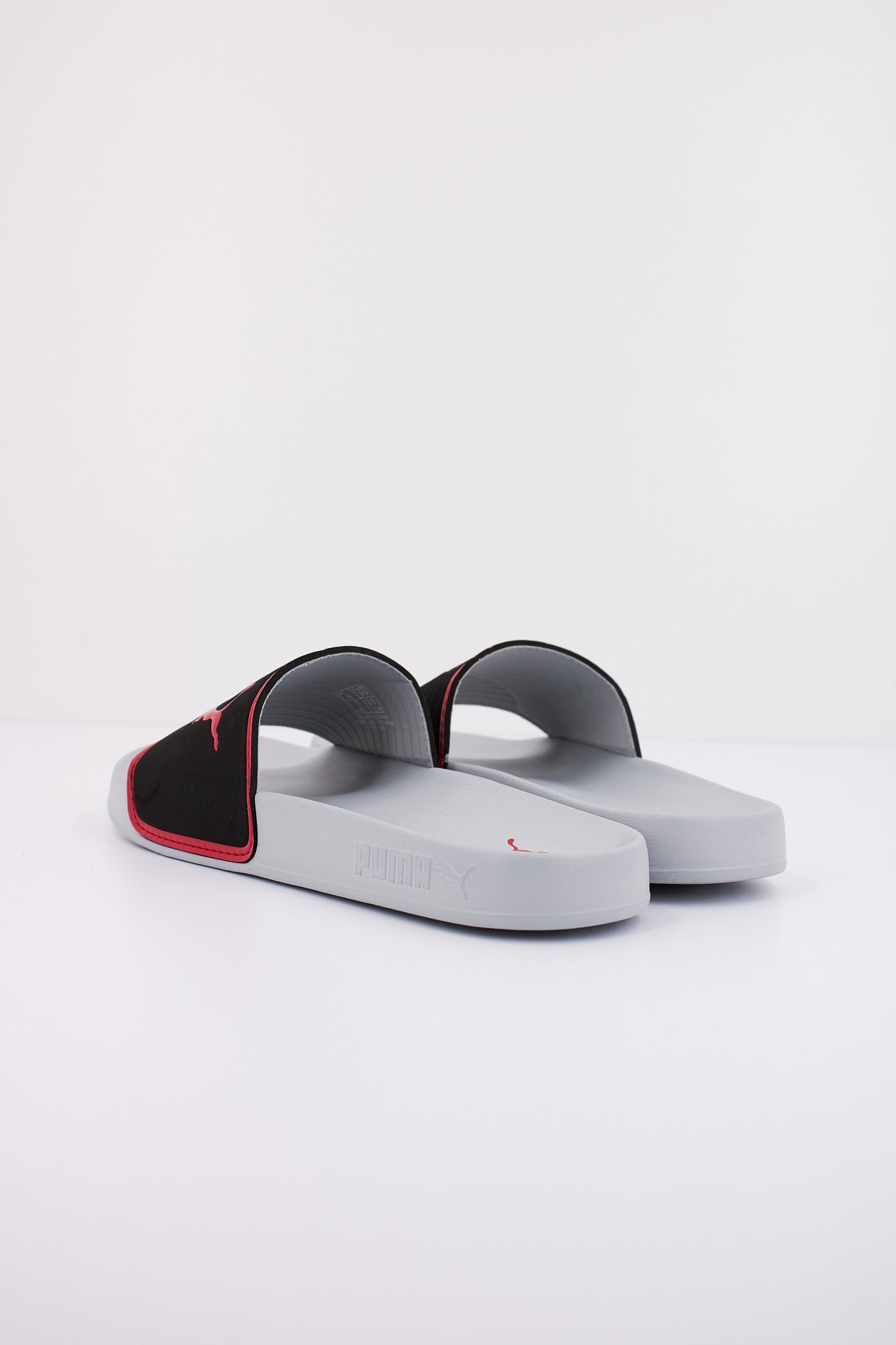 PUMA LEADCAT . SHOWER en color NEGRO (4)