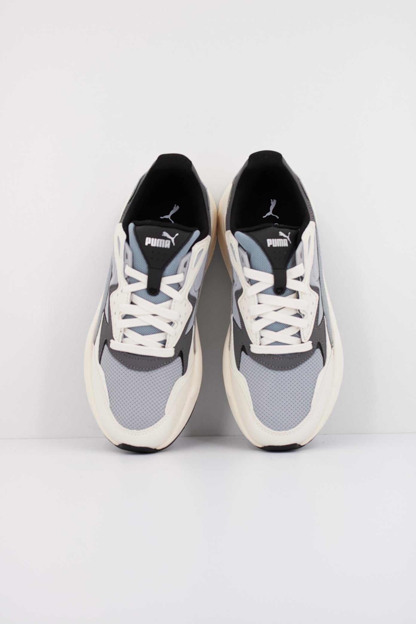 PUMA X-RAY SPEED JR en color GRIS (3)