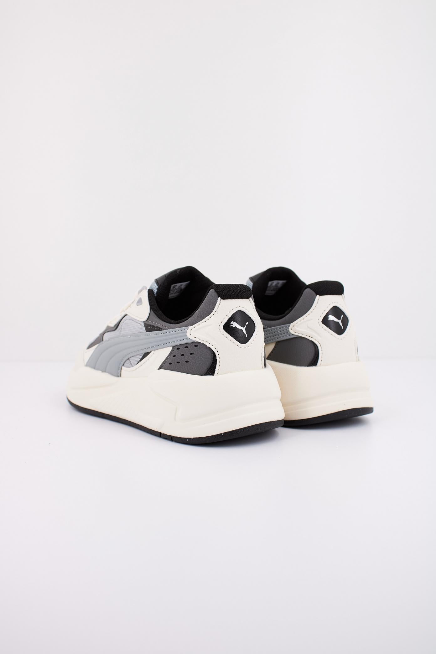 PUMA X-RAY SPEED JR en color GRIS (4)