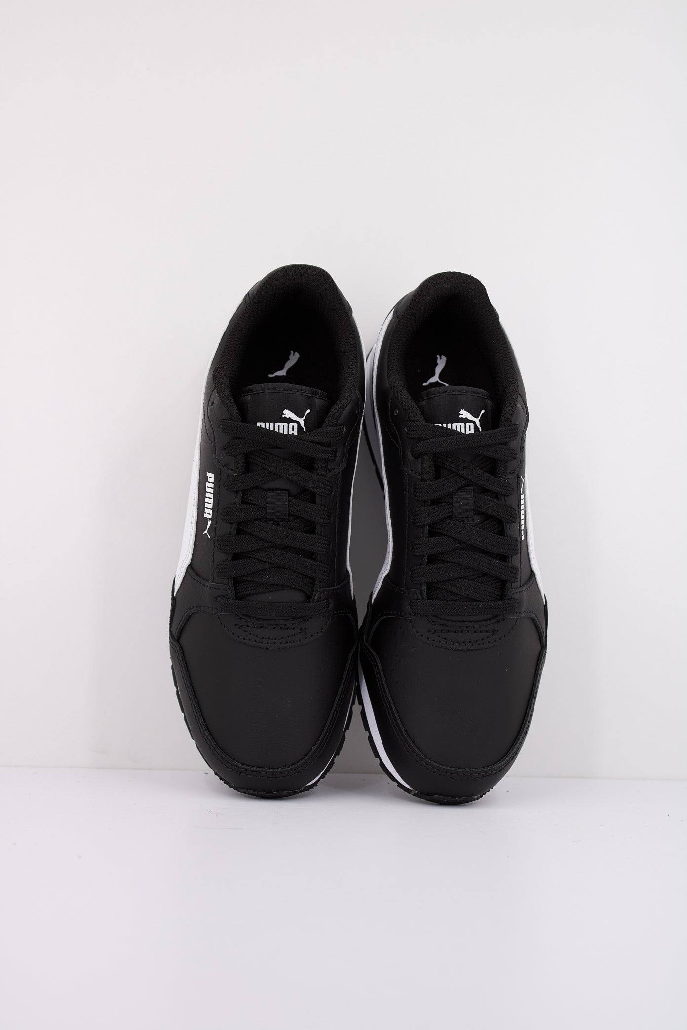 PUMA ST RUNNER V L JR en color NEGRO (3)