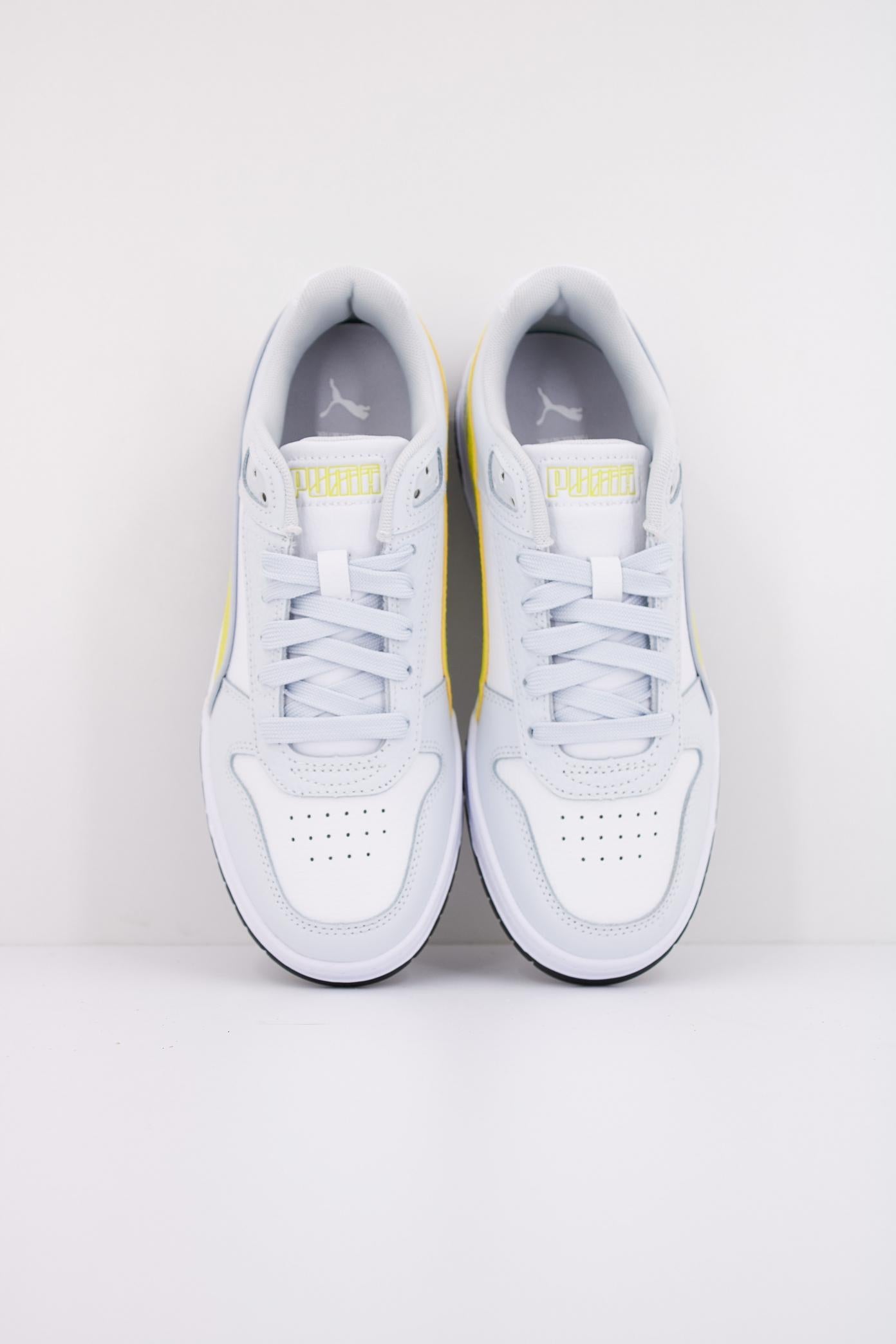 PUMA RBD GAME LOW JR en color GRIS (3)