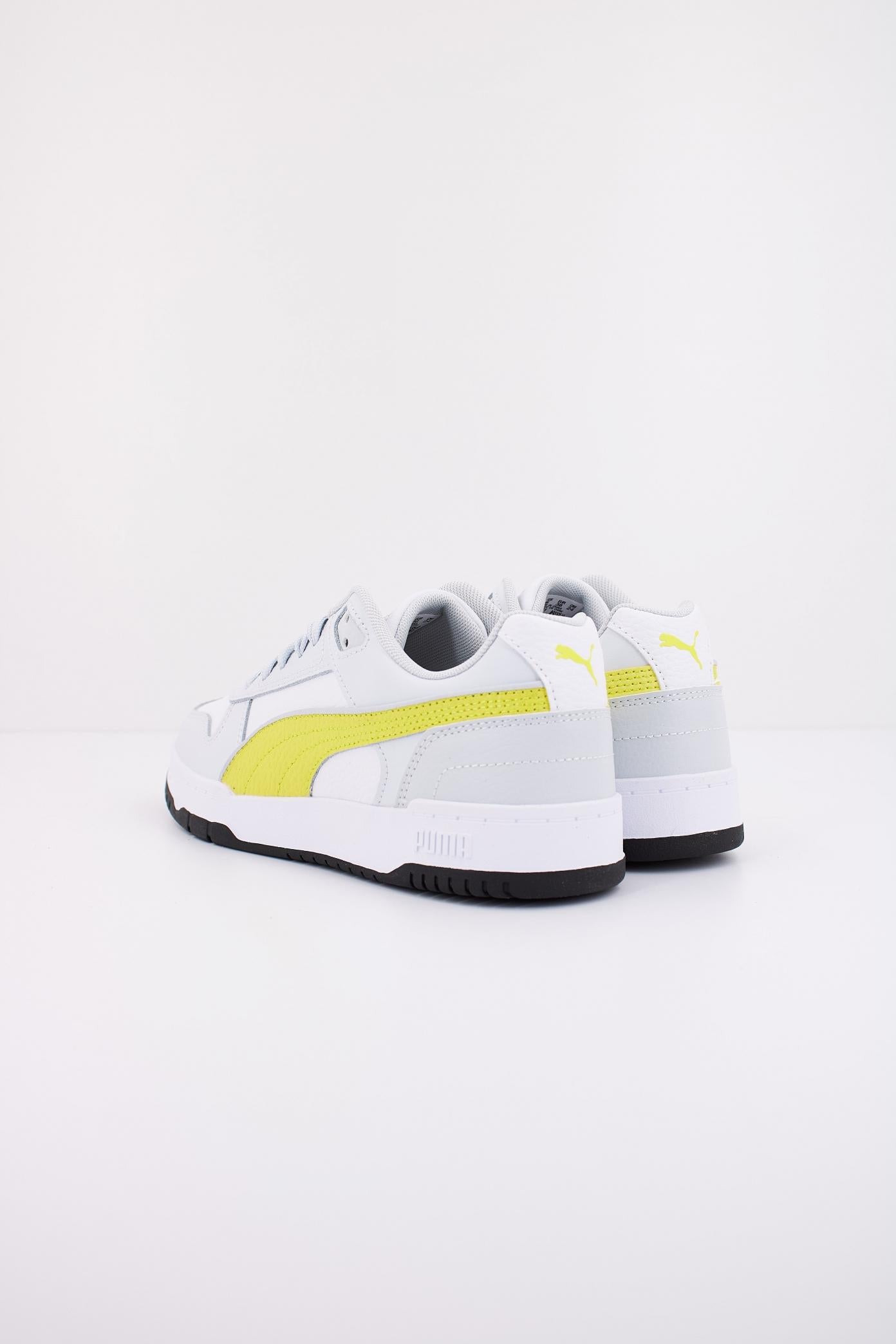 PUMA RBD GAME LOW JR en color GRIS (4)