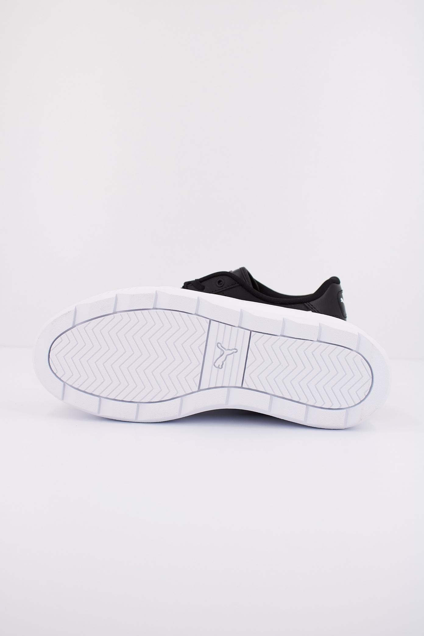 PUMA KARMEN L JR en color NEGRO (5)