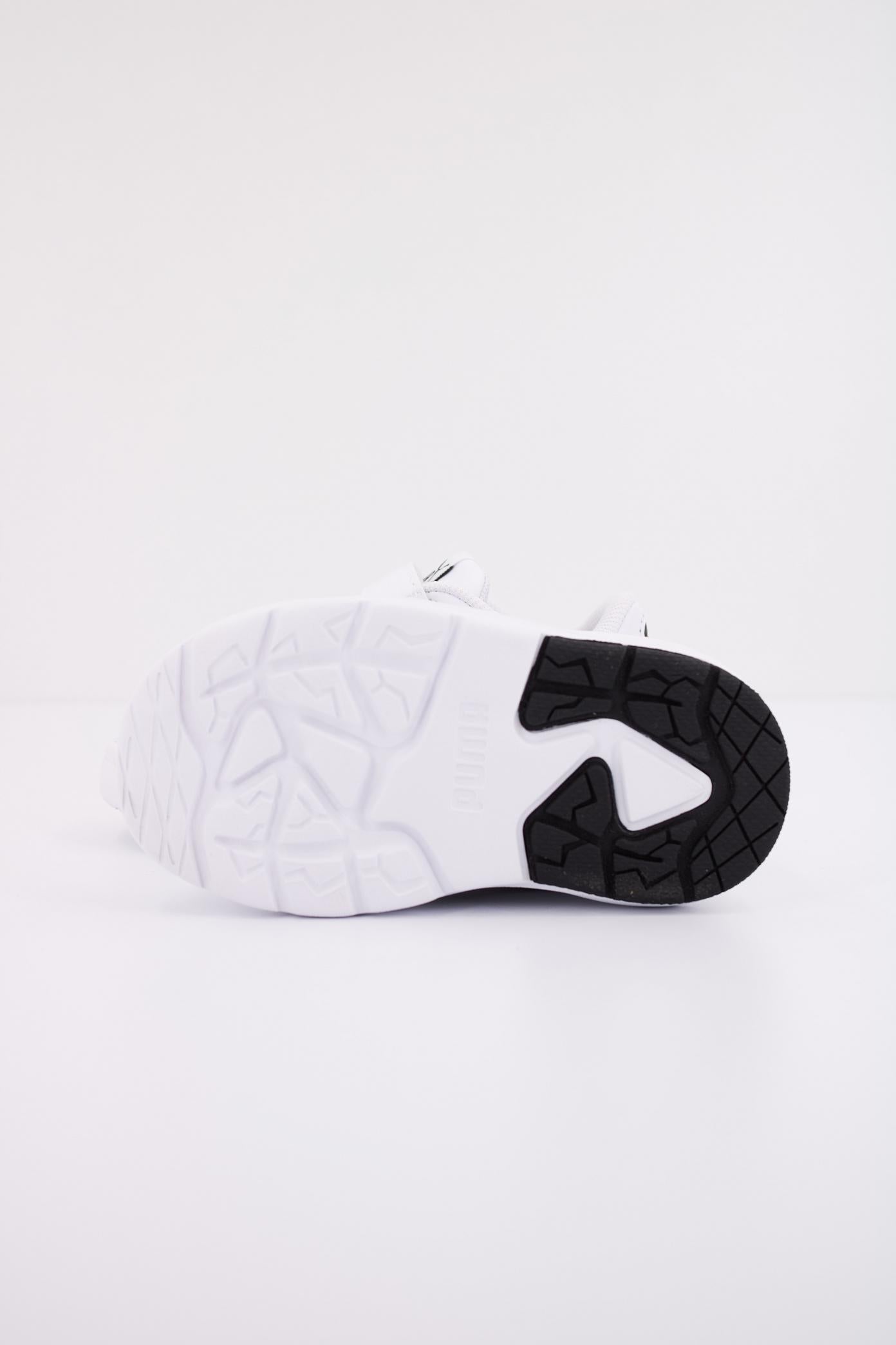 PUMA EVOLVE COURT V INF en color BLANCO (5)