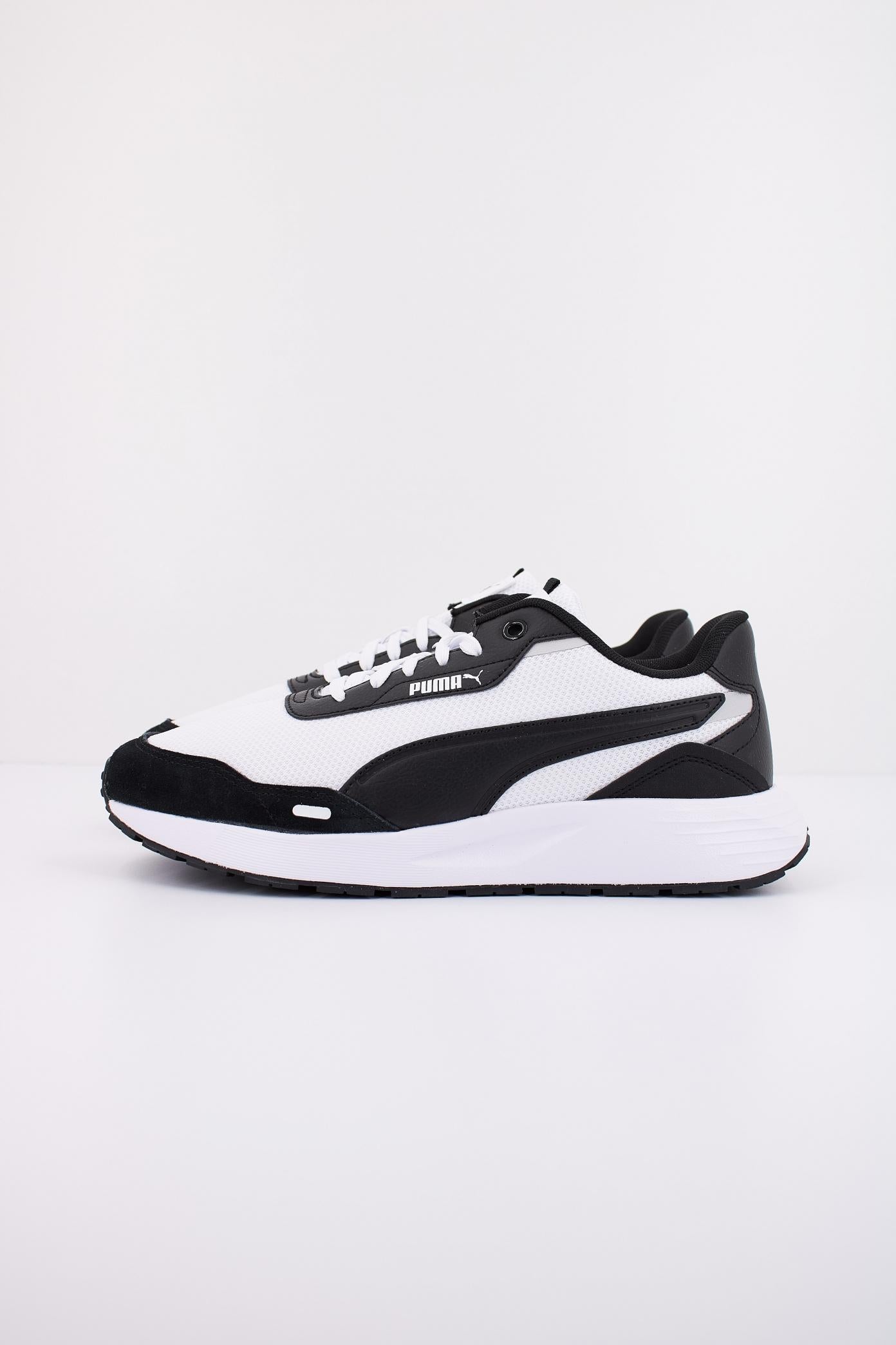 PUMA RUNTAMED en color BLANCO (1)