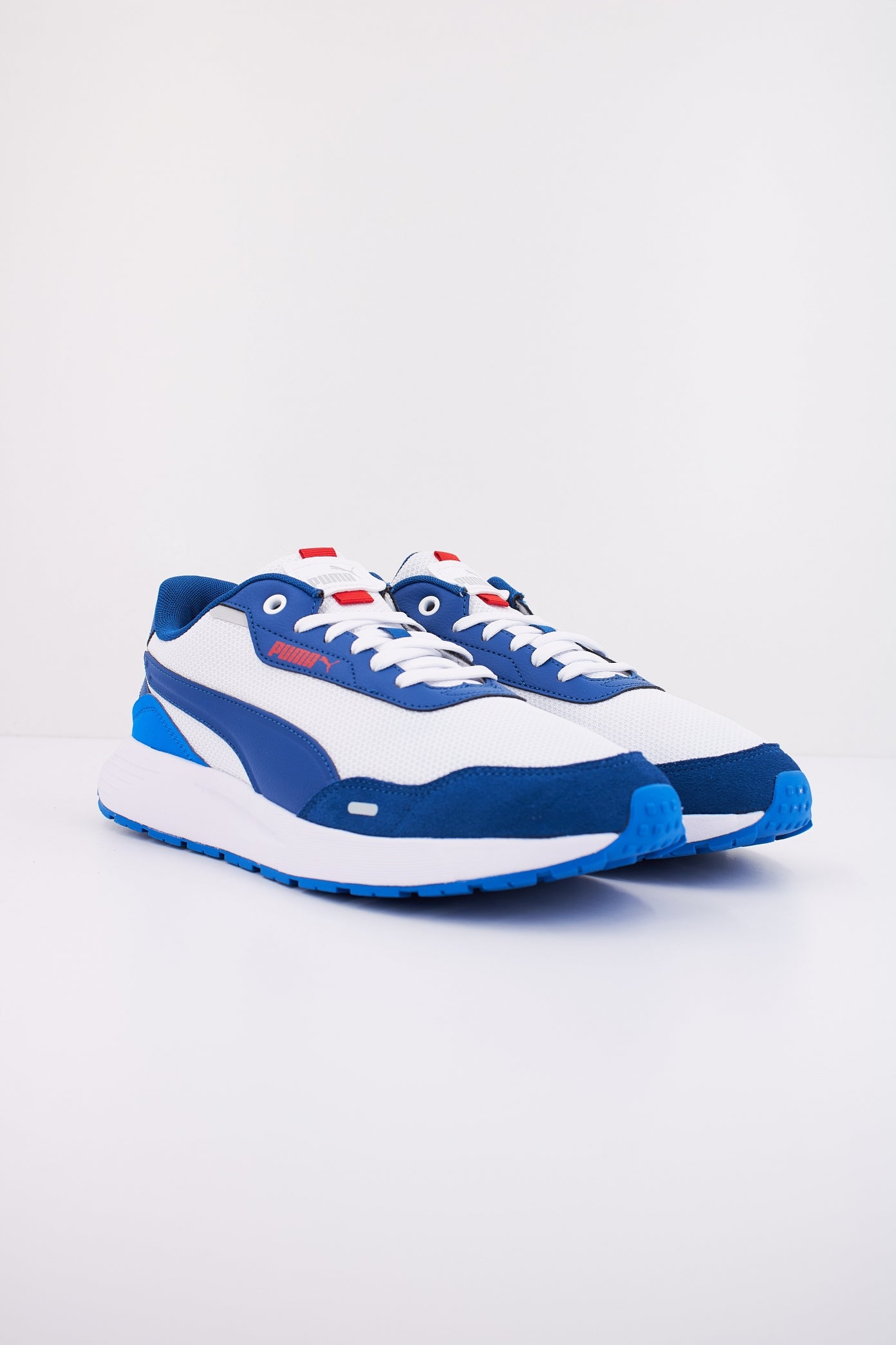 PUMA RUNTAMED en color BLANCO (2)