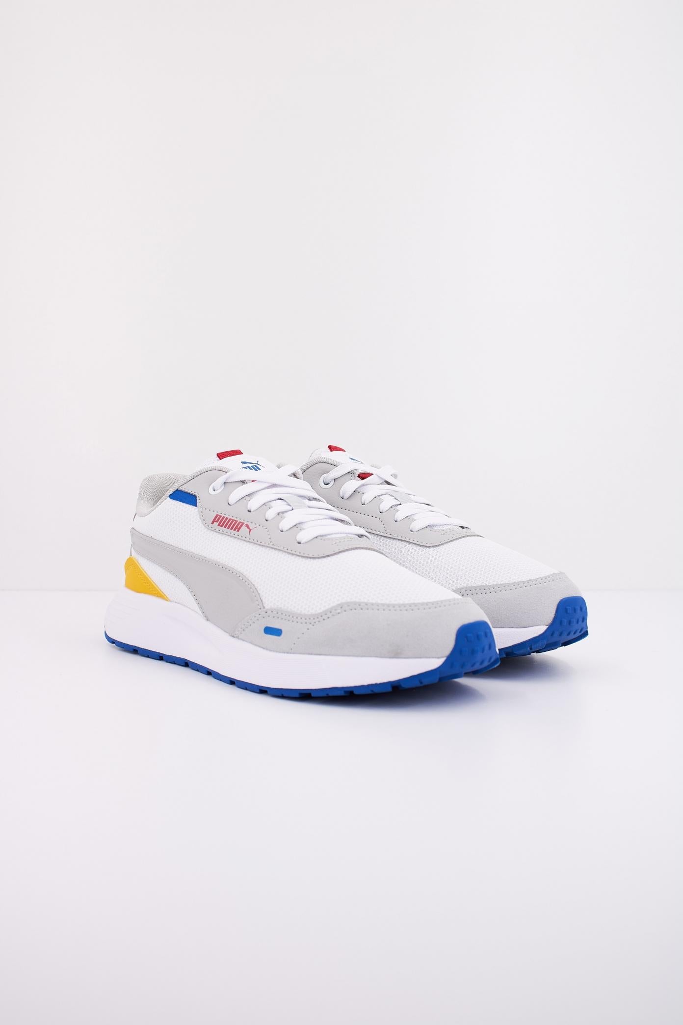 PUMA RUNTAMED en color BLANCO (2)