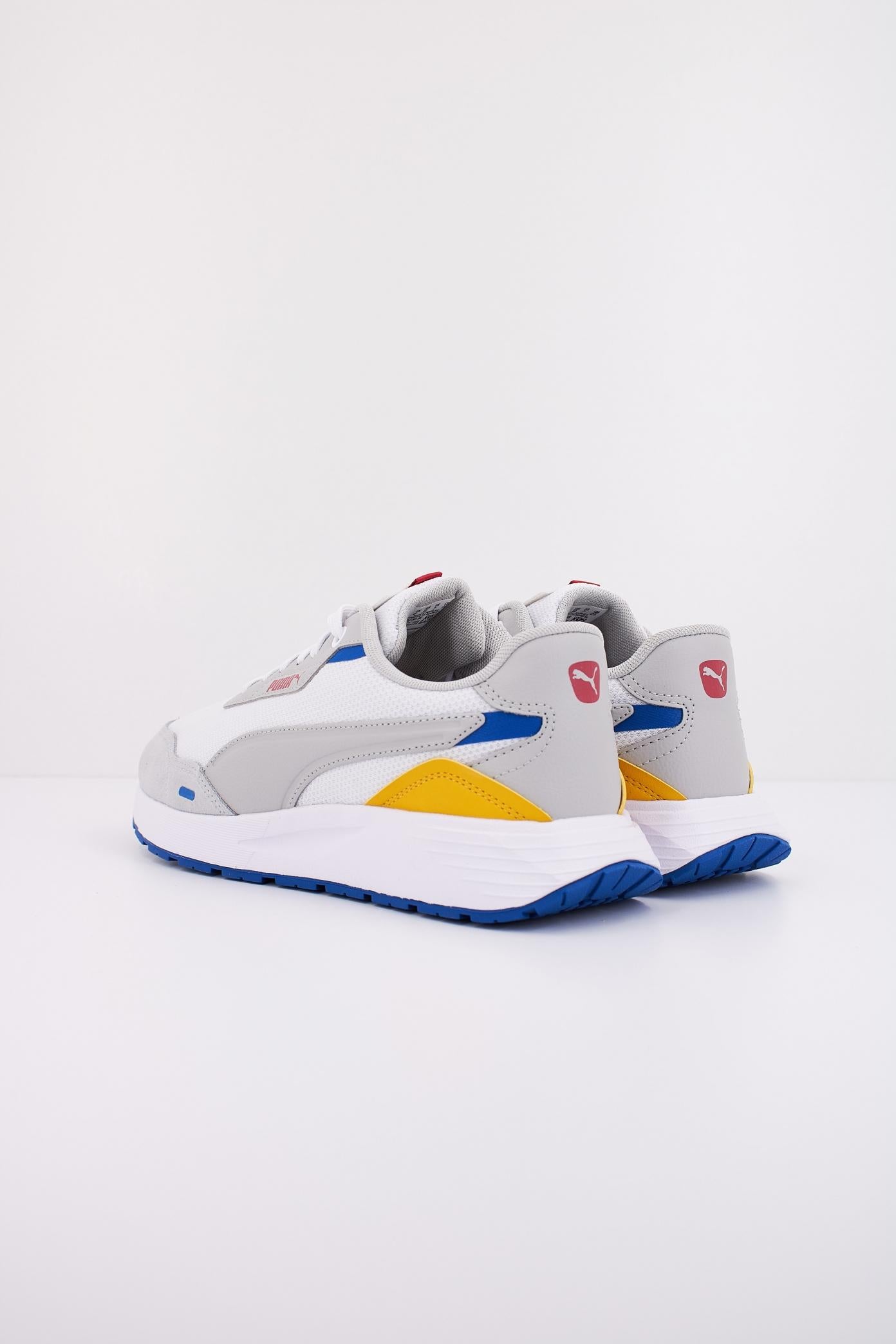 PUMA RUNTAMED en color BLANCO (4)