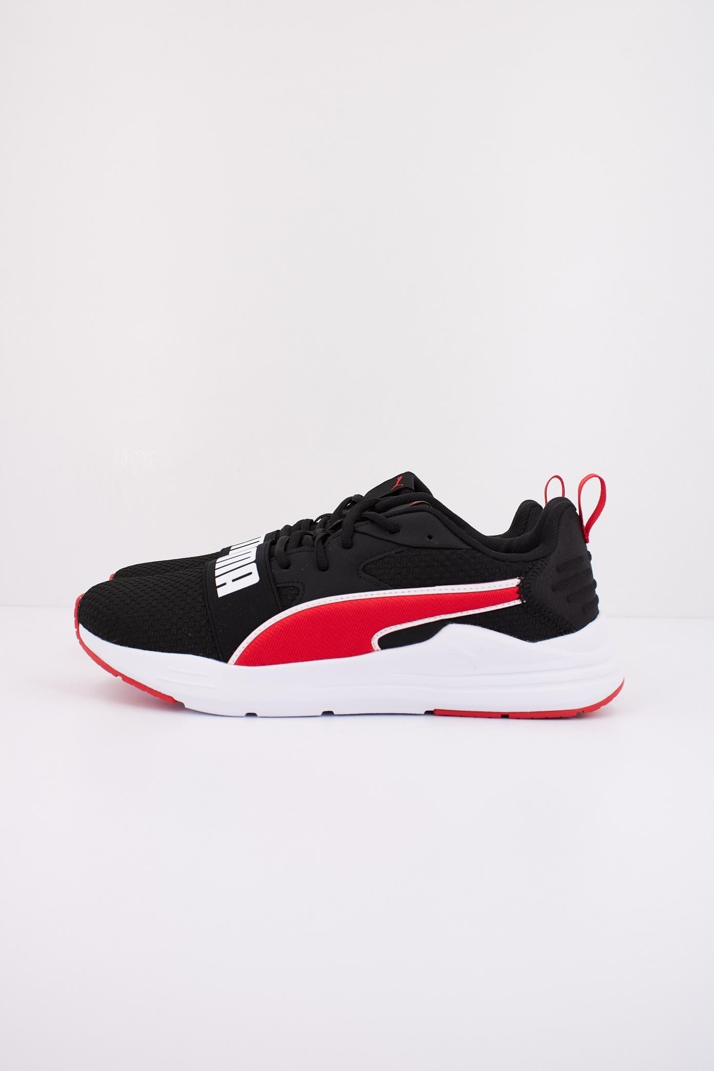 PUMA WIRED RUN PURE en color NEGRO (1)