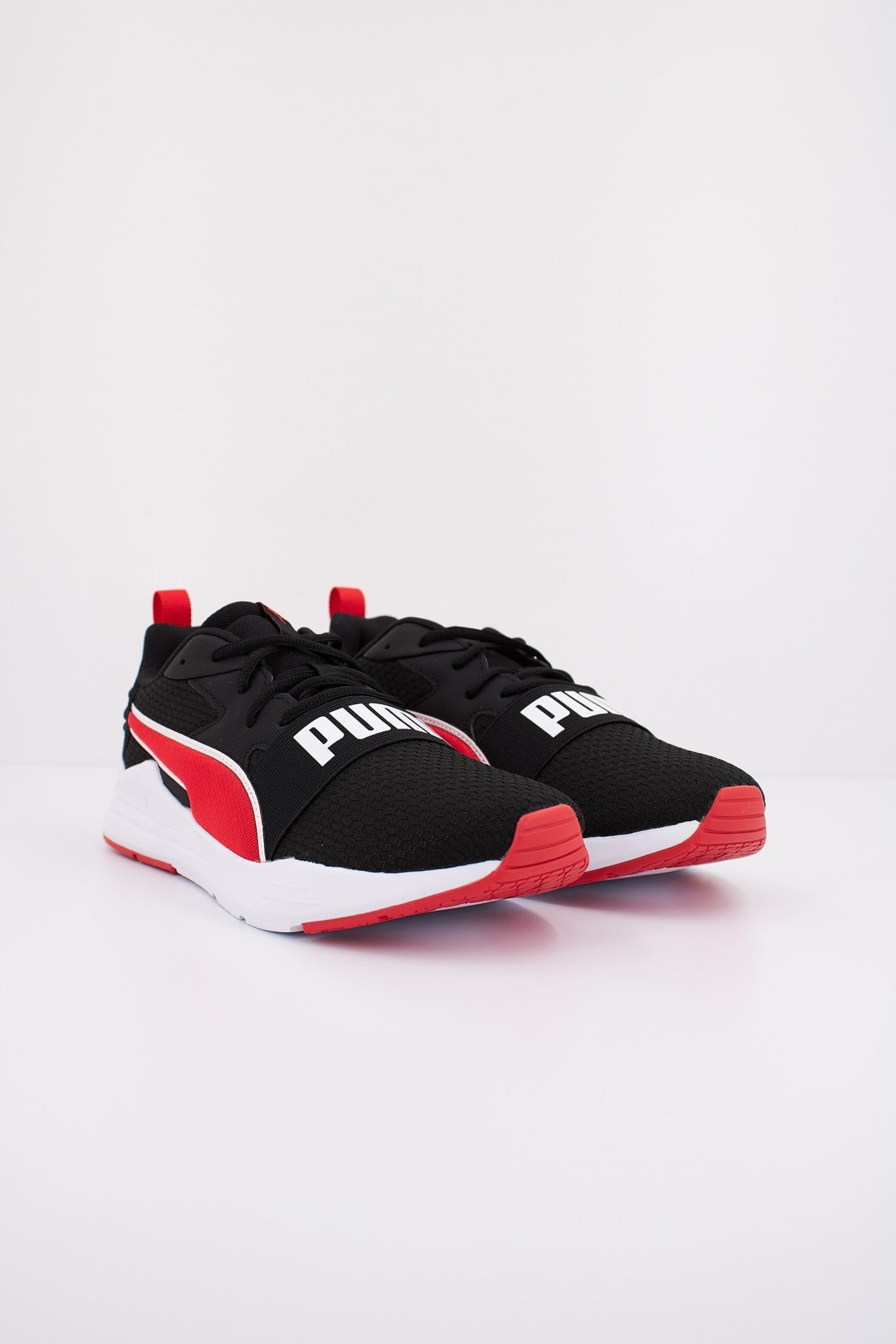 PUMA WIRED RUN PURE en color NEGRO (2)