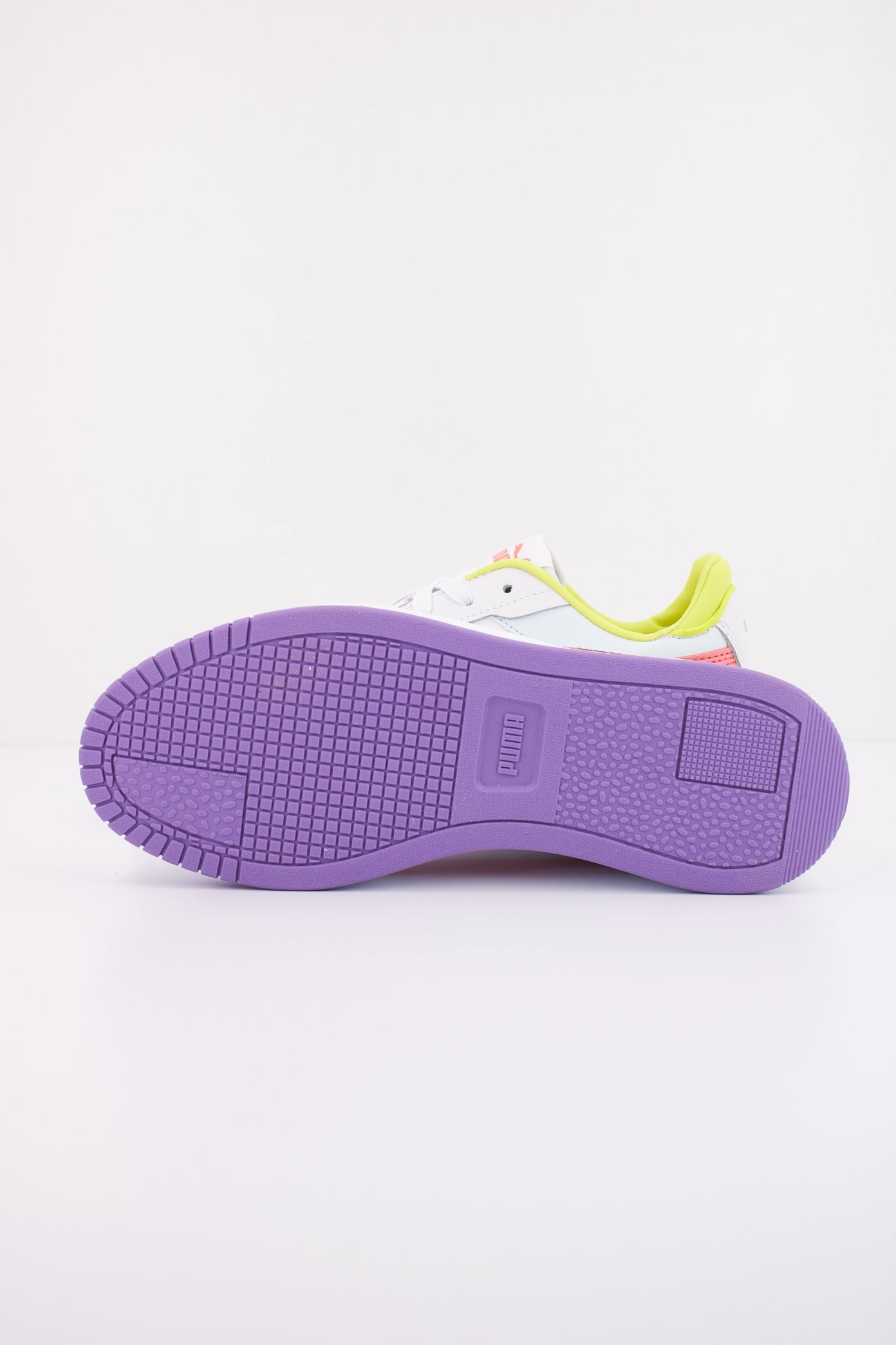 PUMA CARINA STREET en color BLANCO (5)