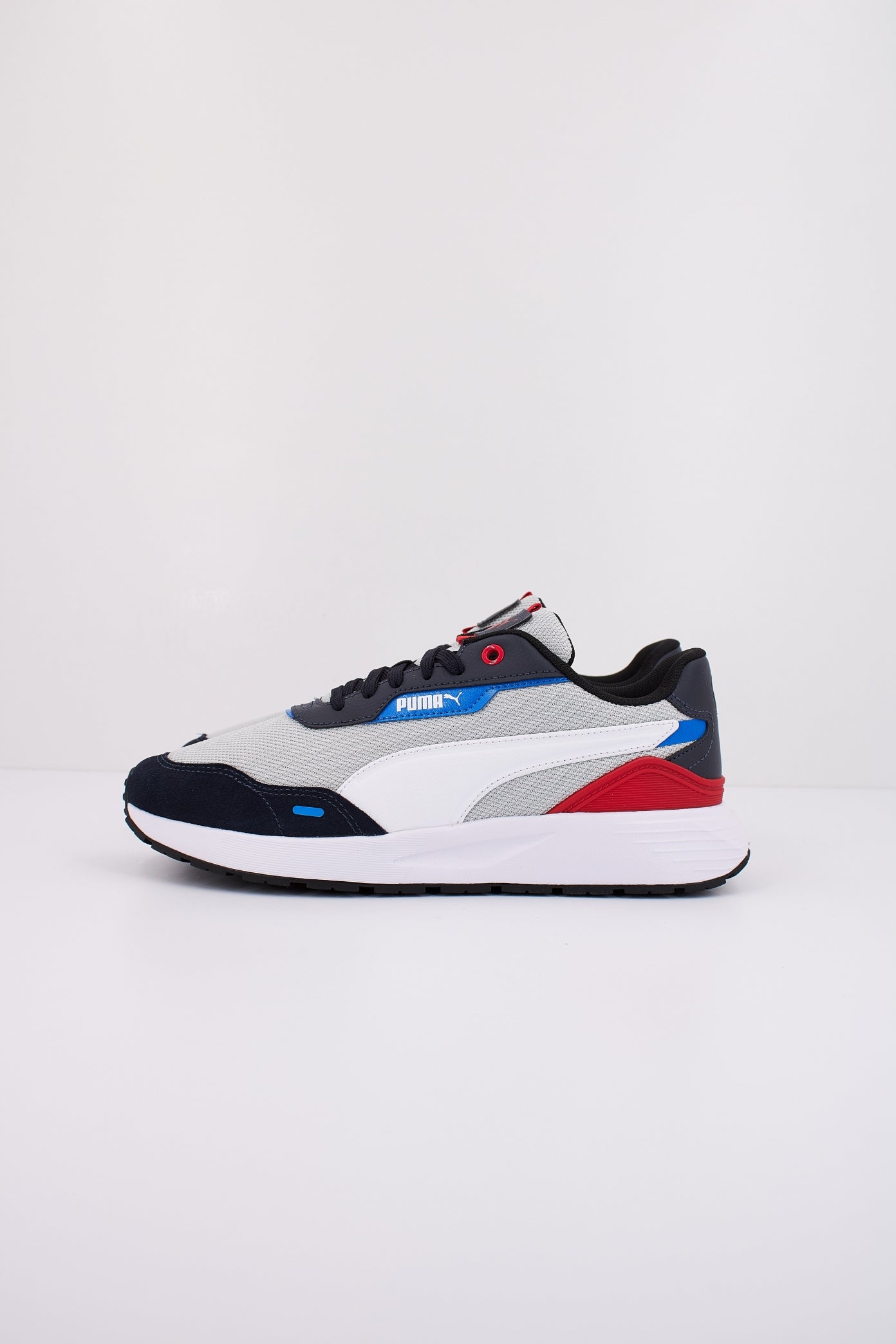 PUMA RUNTAMED PLUS en color GRIS (1)
